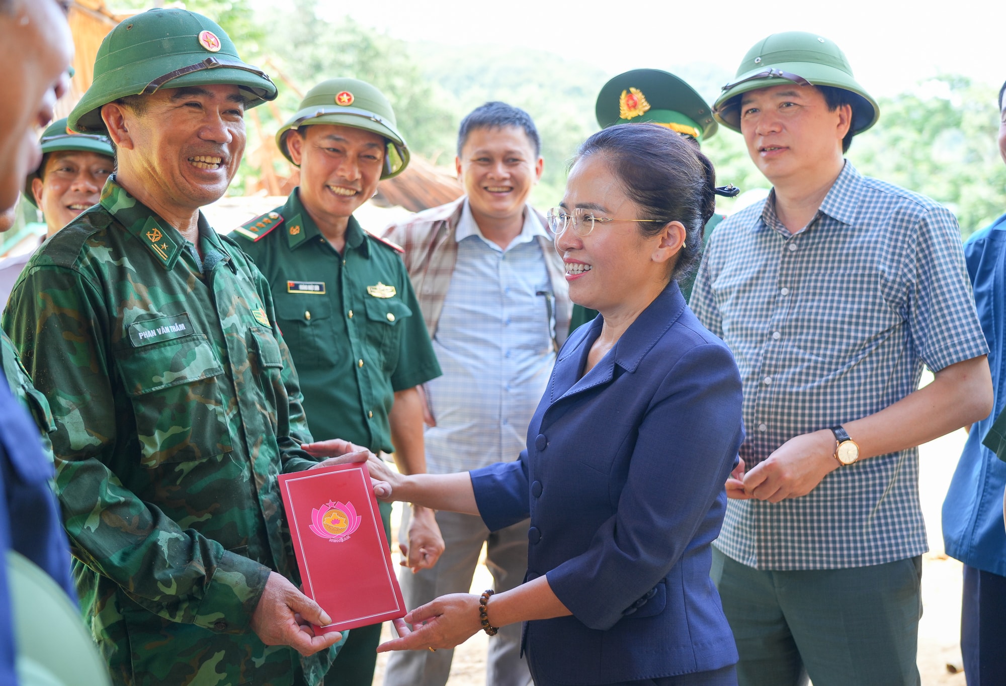 Phó Bí thư Võ Thị Minh Sinh-11