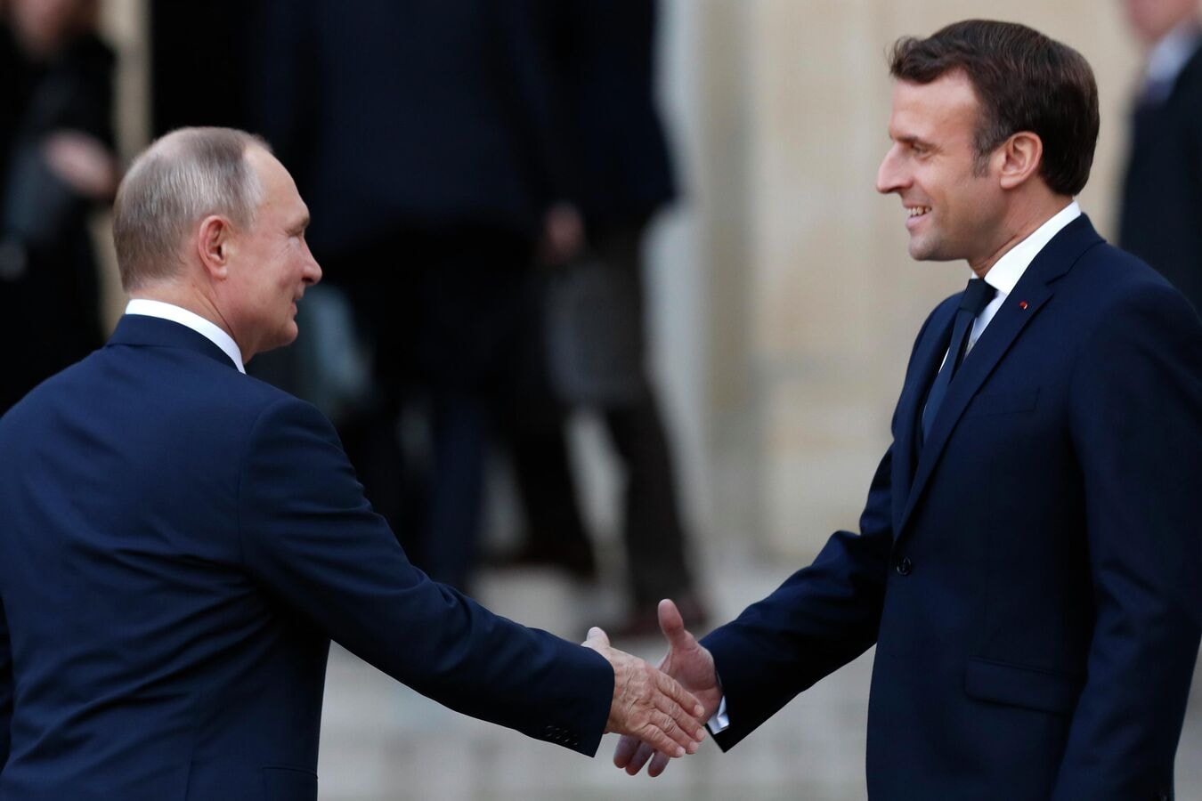 macron gọi cuộc nói chuyện với putin là quan trọng