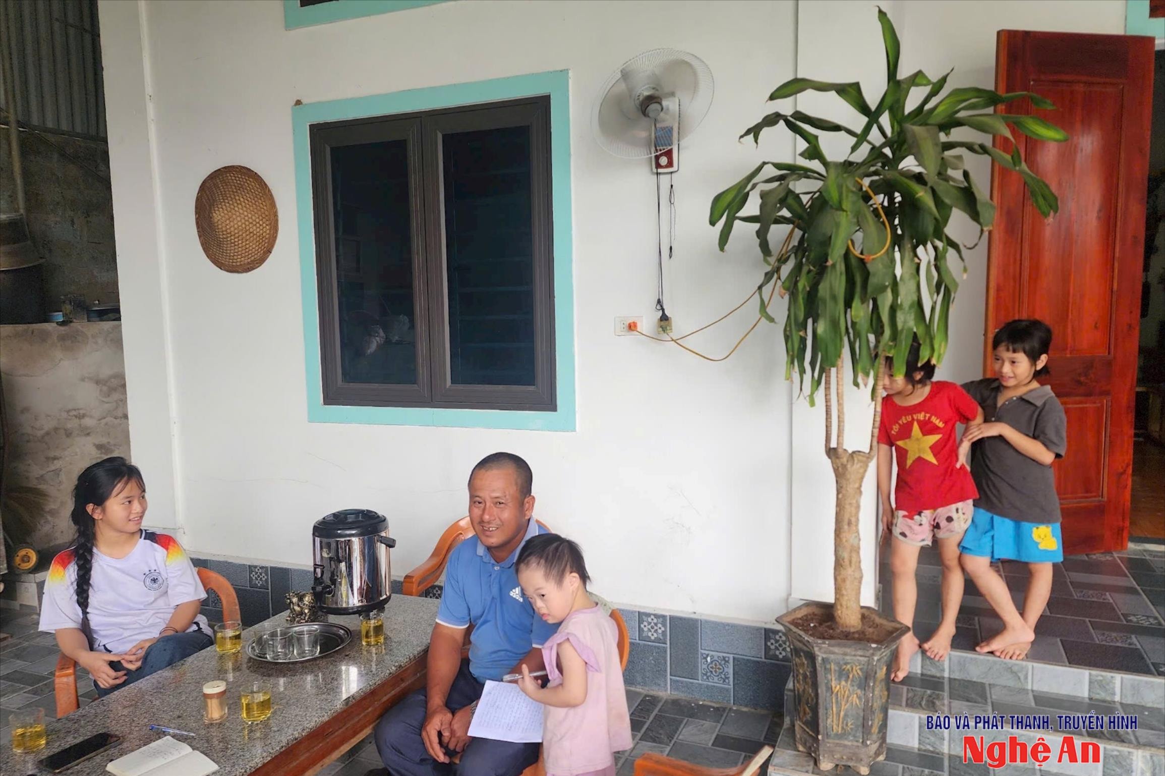 bna_voi-chinh-sach-mien-giam-hoc-phi-nhieu-gia-dinh-dong-con-se-bot-di-duoc-ganh-nang-khi-buoc-vao-nam-hoc-moi.-anh-my-ha-62f02a7b8571e85339701904e46d8cfc-1-.jpg