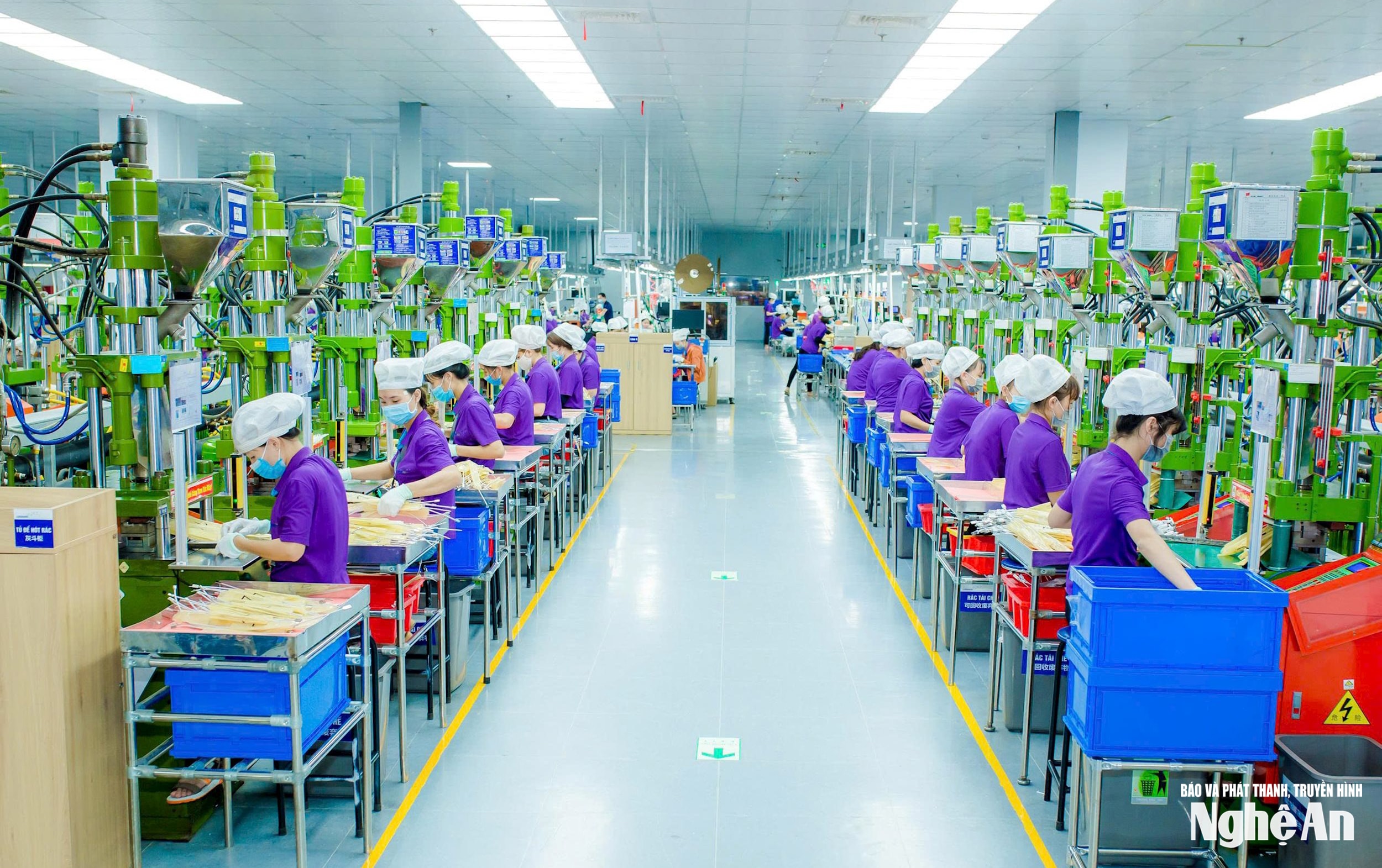 Hoạt động sản xuất của doanh nghiệp FDI tại Nghệ An. Ảnh: Thành Duy
