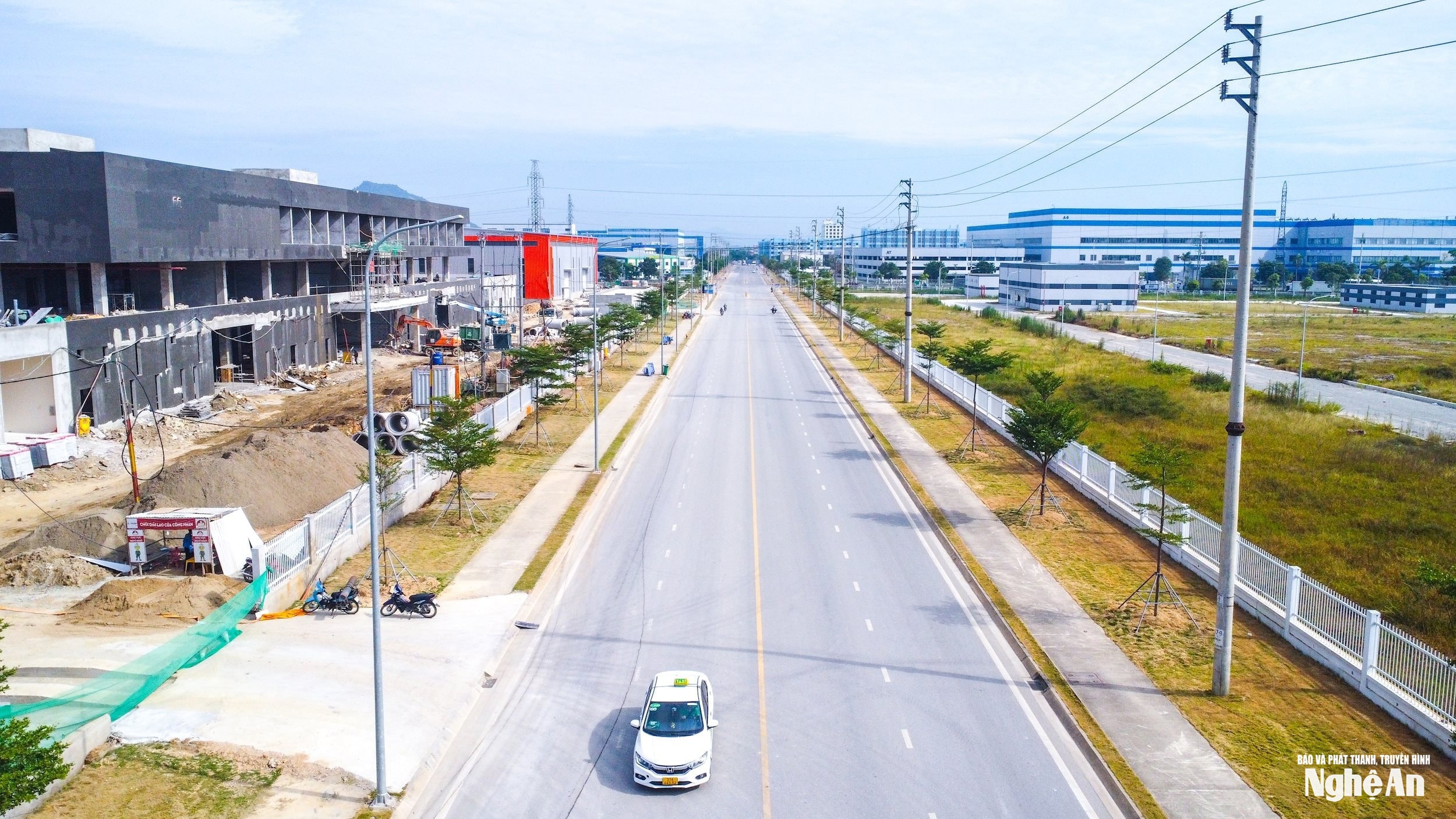 Khu kinh tế Đông Nam đang trở thành động lực phát triển mới và ngày càng mở rộng cả về quy mô lẫn số lượng. Trong ảnh: Hệ thống nhà máy và hạ tầng KCN VSIP. Ảnh: Thành Cường
