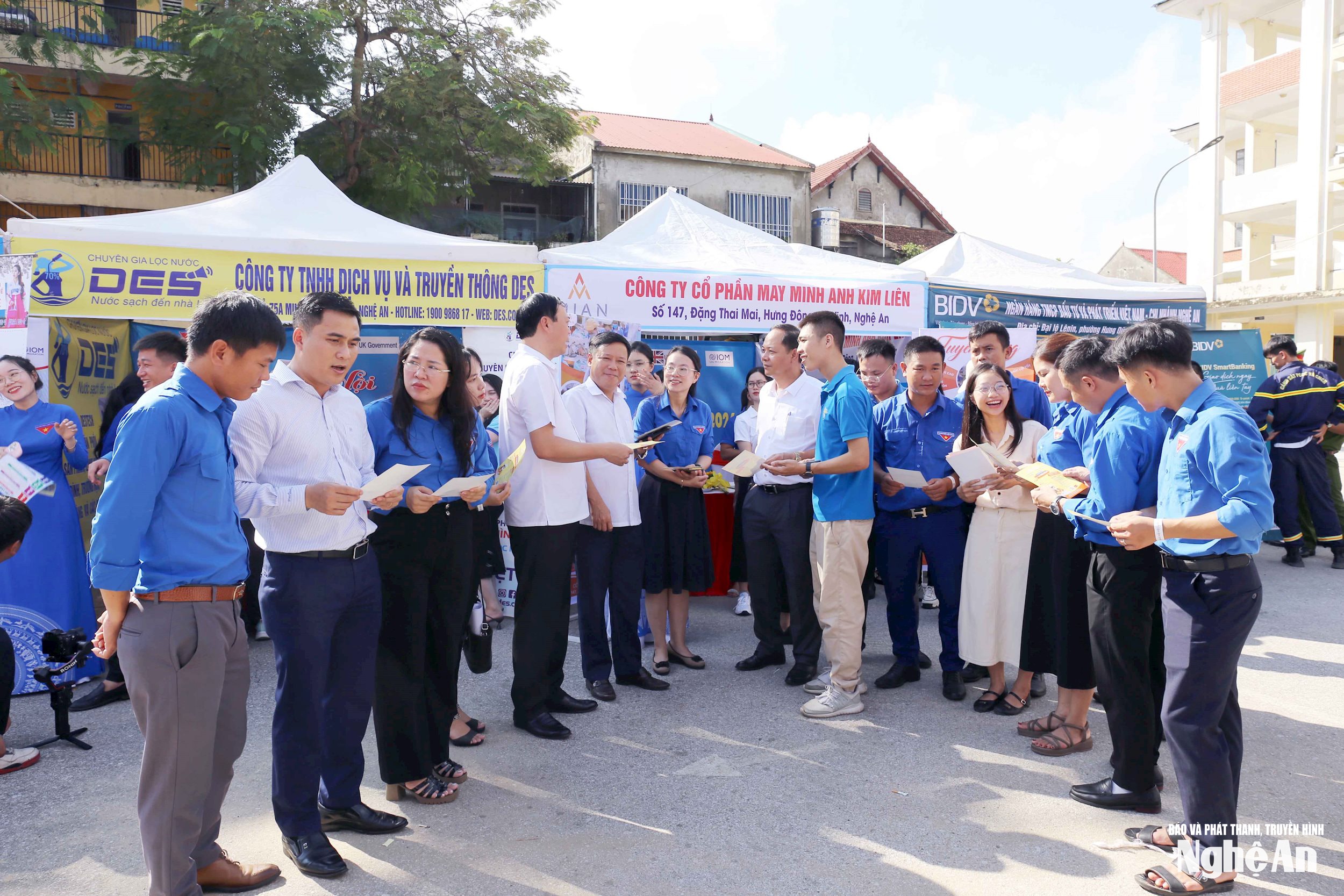 Ngày hội việc làm trong chương trình Dự án “Tăng cường kỹ năng và cơ hội việc làm cho thanh niên góp phần nâng cao năng lực hội nhập quốc tế an toàn giai đoạn 2023 – 2025” được triển khai tại Nghệ An. Ảnh: Thanh Quỳnh