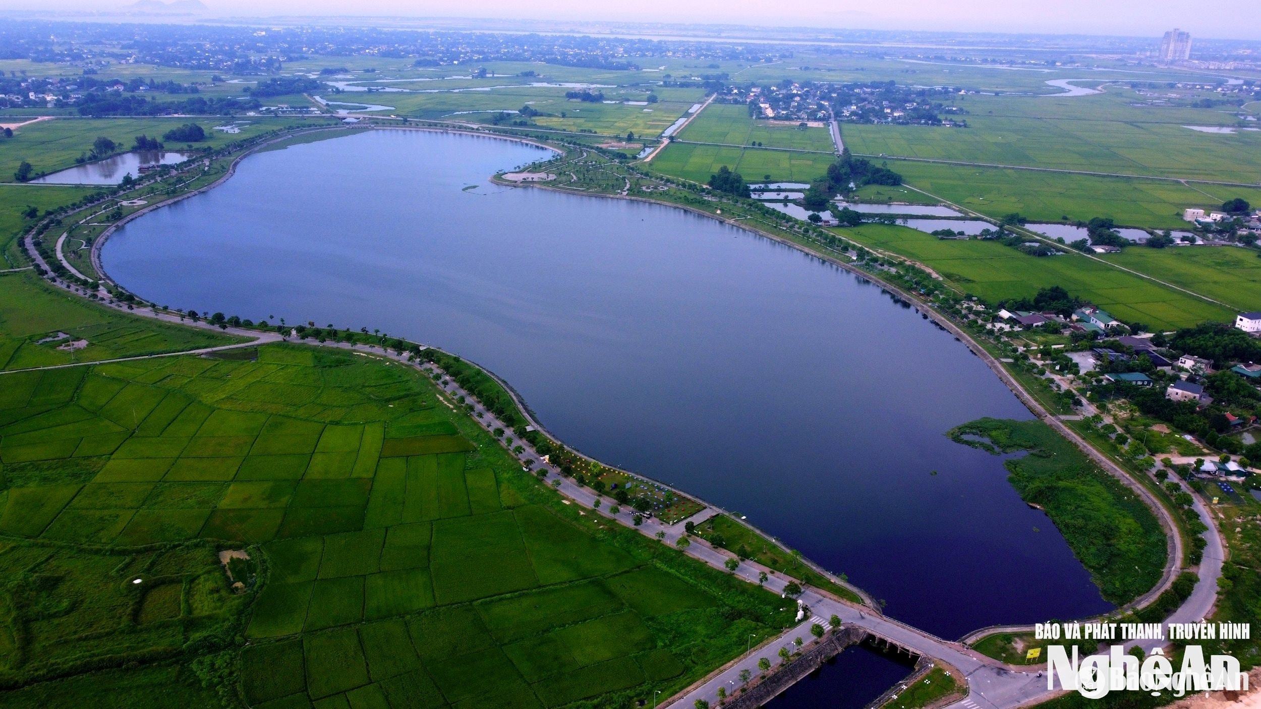 Hồ điều hoà Hưng Lộc