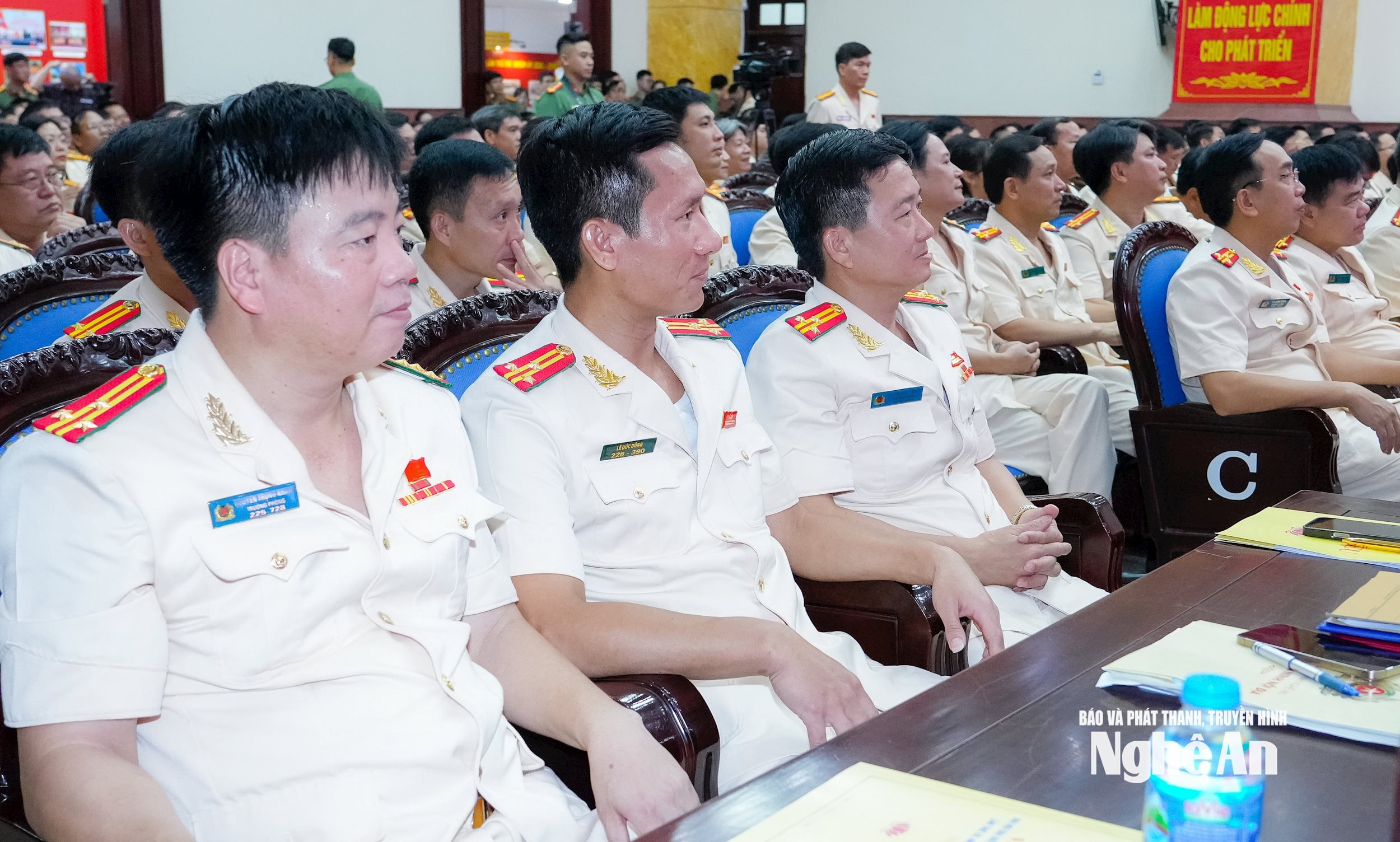 Các đại biểu tham dự Đại hội đại biểu Đảng bộ Công an tỉnh Nghệ An lần thứ XV, nhiệm kỳ 2025-2030. Ảnh: Phạm Bằng