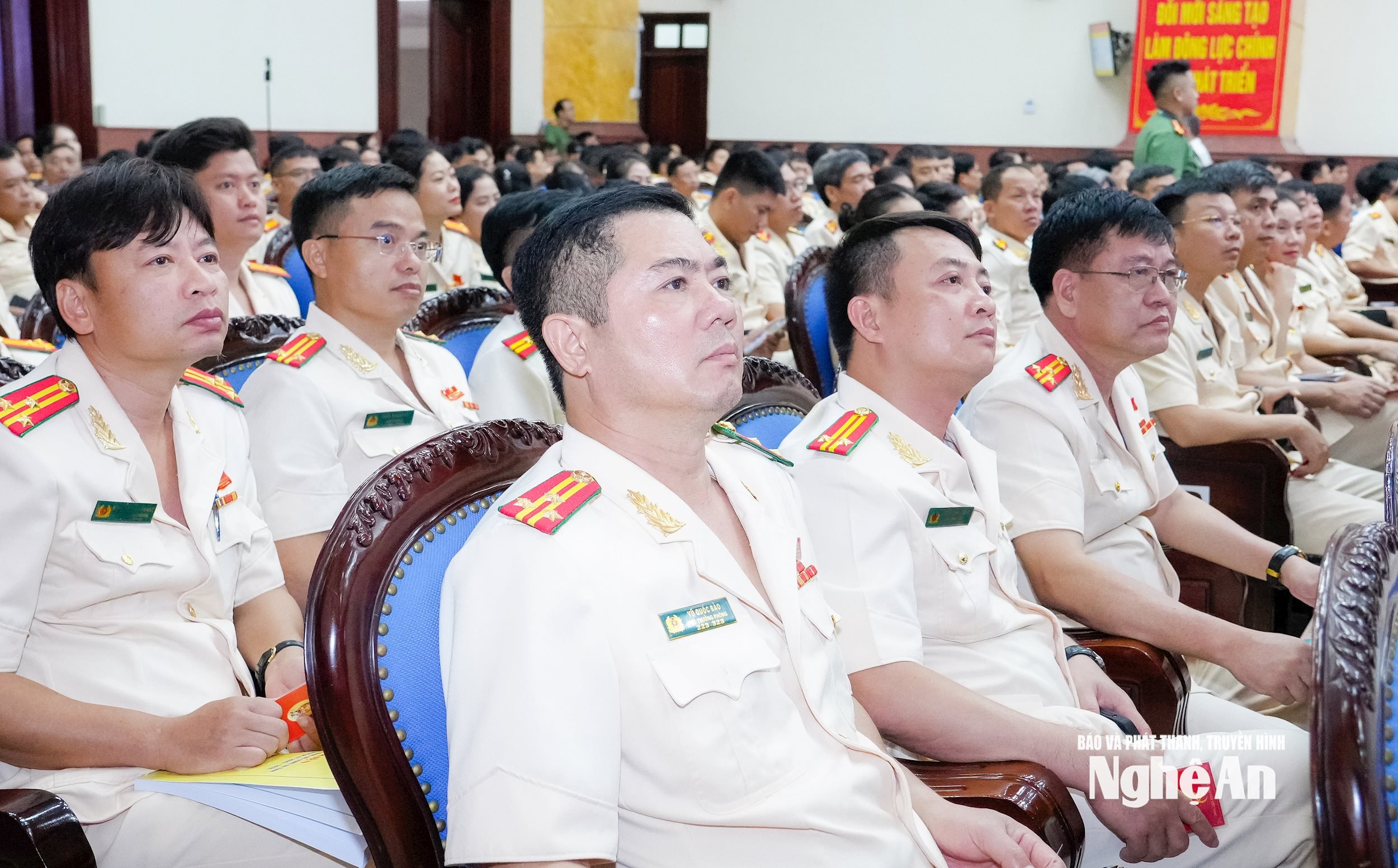 Các đại biểu tham dự Đại hội đại biểu Đảng bộ Công an tỉnh Nghệ An lần thứ XV, nhiệm kỳ 2025-2030. Ảnh: Phạm Bằng