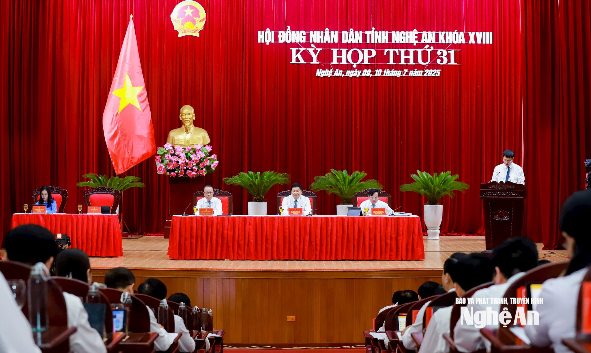 Nghệ An sẽ phân bổ 141 tỷ đồng để mua sắm trang thiết bị và phục vụ chuyển đổi số cho các xã mới