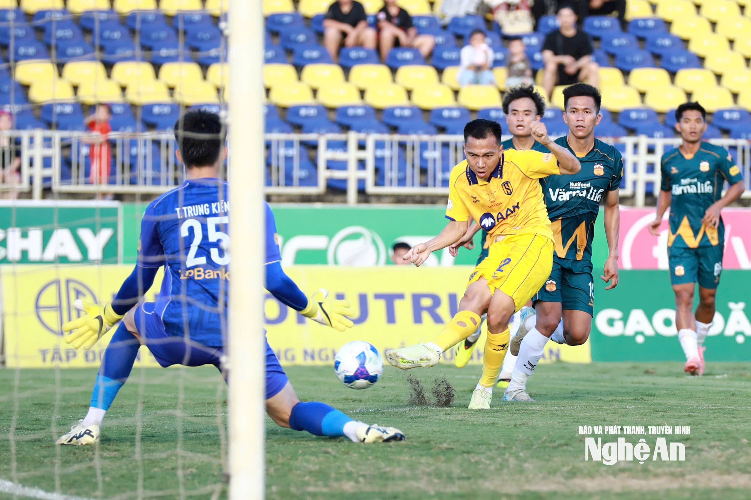 Khắc Ngọc