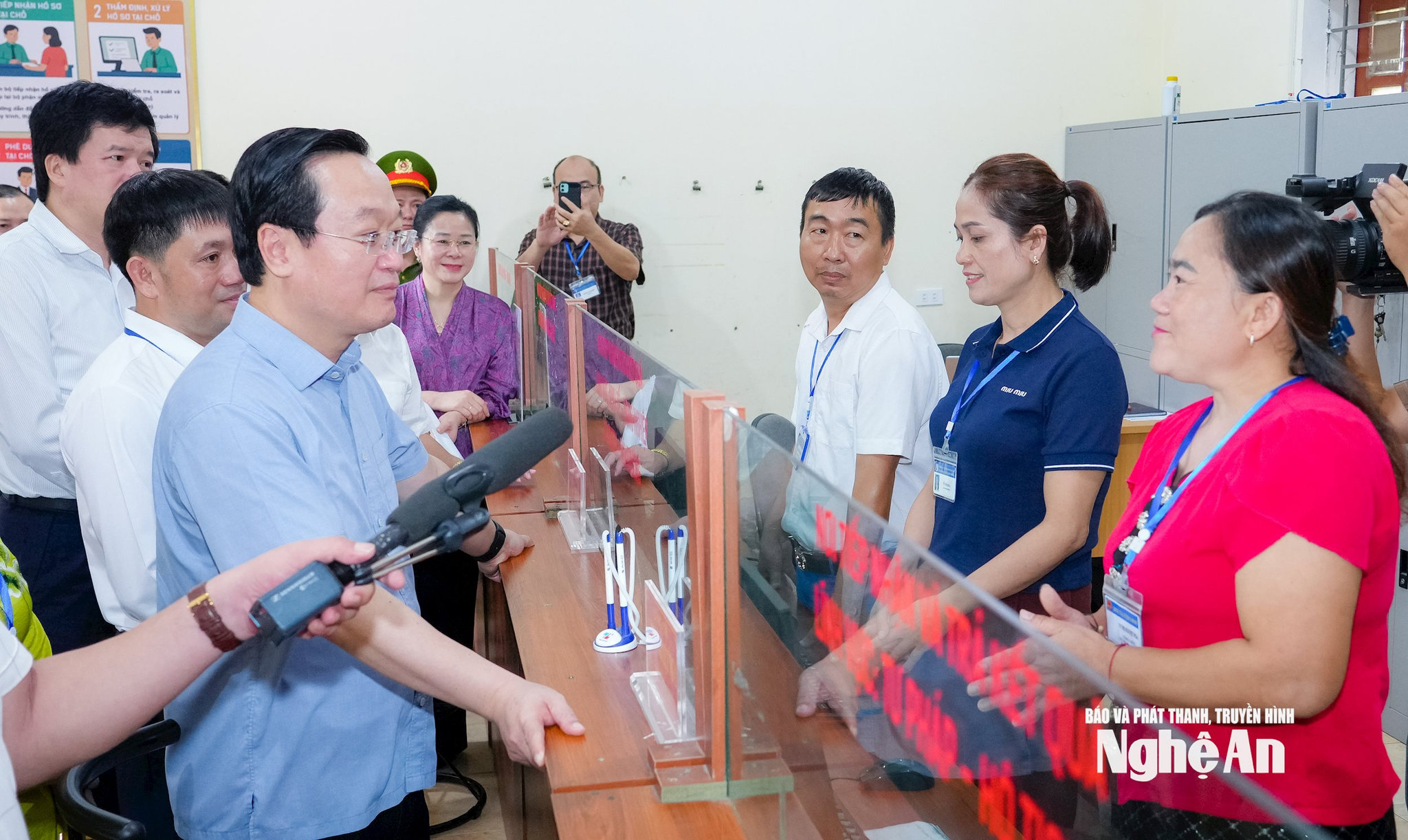 Bí thư Tỉnh ủy Nguyễn Đức Trung kiểm tra vận hành mô hình chính quyền địa phương 2 cấp tại xã Lượng Minh