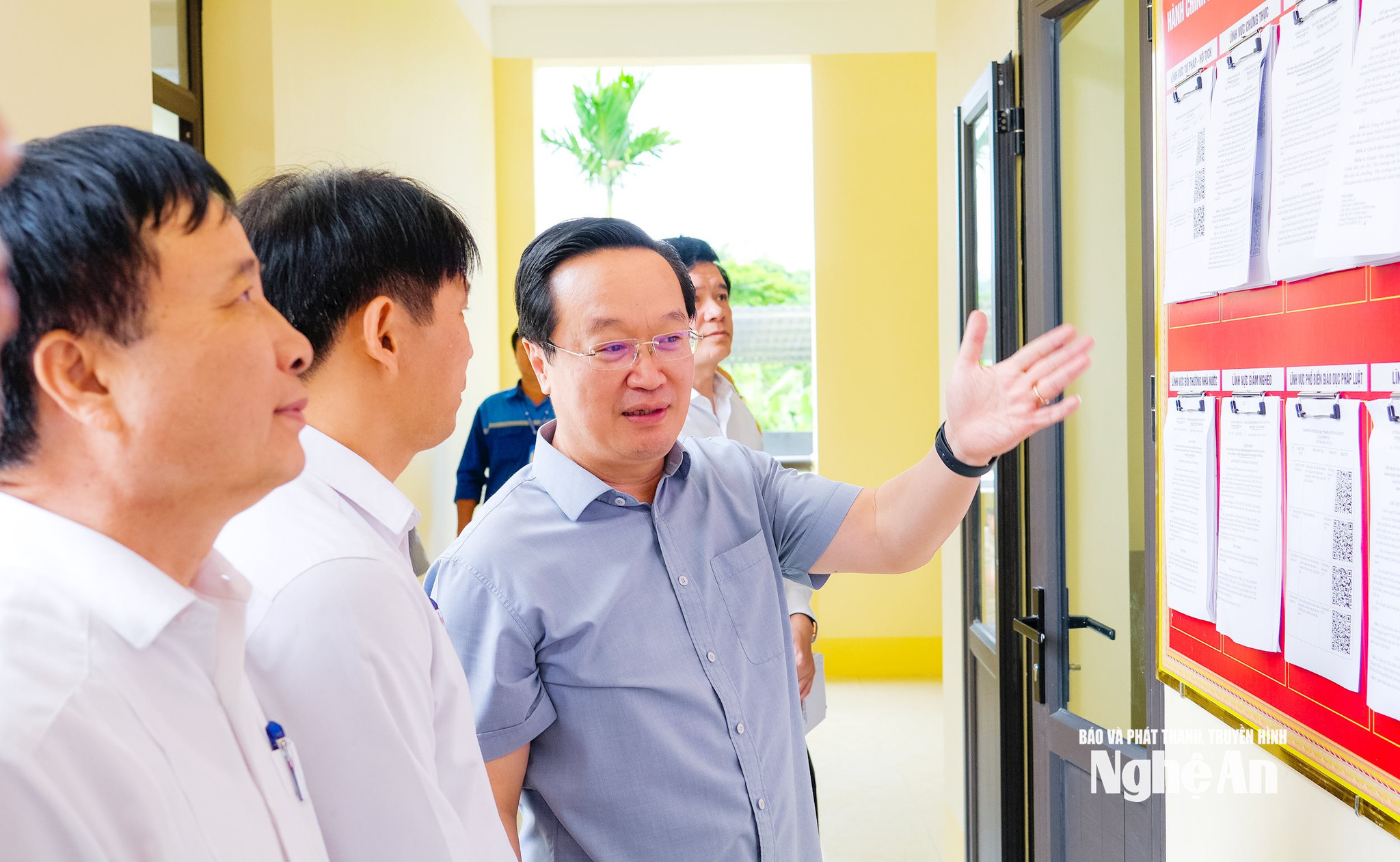Bí thư Tỉnh ủy Nguyễn Đức Trung kiểm tra triển khai mô hình chính quyền địa phương 2 cấp tại xã Chiêu Lưu