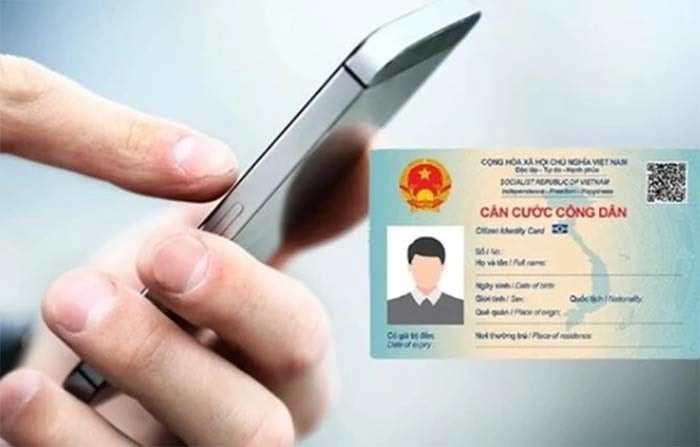 Lưu ảnh căn cước công dân, thẻ ngân hàng trong điện thoại, nguy cơ mất tiền oan