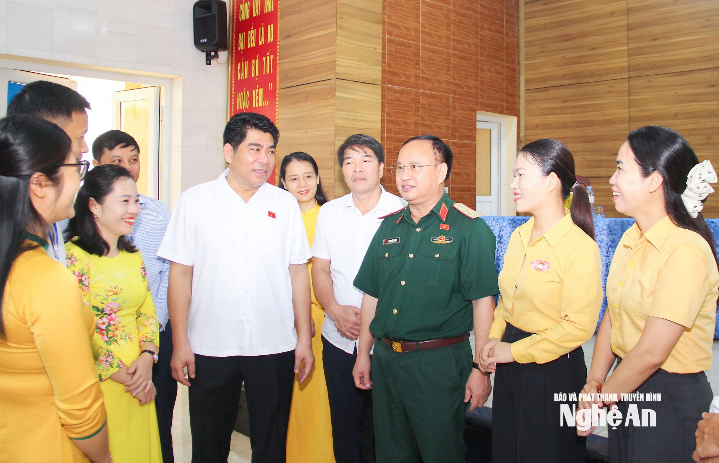 Đại biểu Quốc hội tiếp xúc cử tri tại xã Nghĩa Đàn