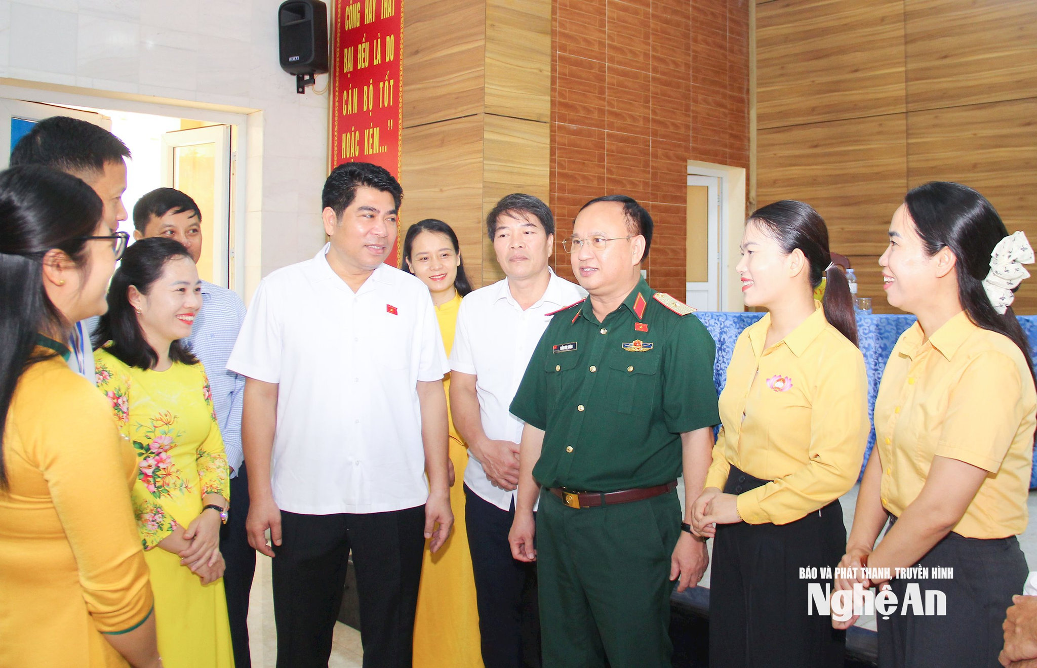 Đại biểu Quốc hội tiếp xúc cử tri tại xã Nghĩa Đàn