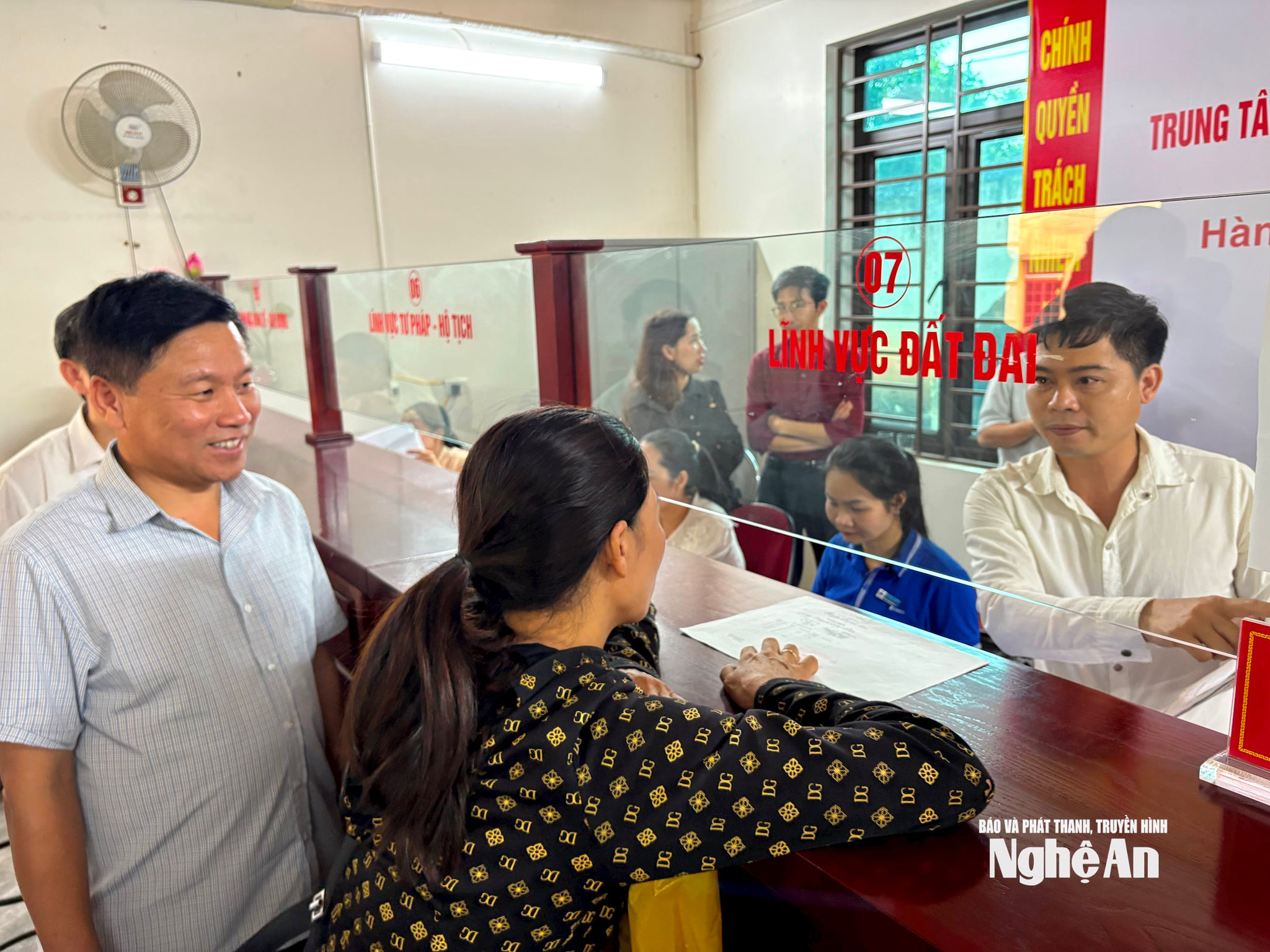 Phó Chủ tịch UBND tỉnh Hoàng Phú Hiền kiểm tra vận hành chính quyền địa phương 2 cấp tại các xã