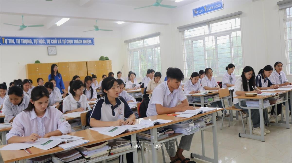 Phổ điểm thi tốt nghiệp THPT 2025: Hơn 38% thí sinh có điểm dưới trung bình môn Tiếng Anh
