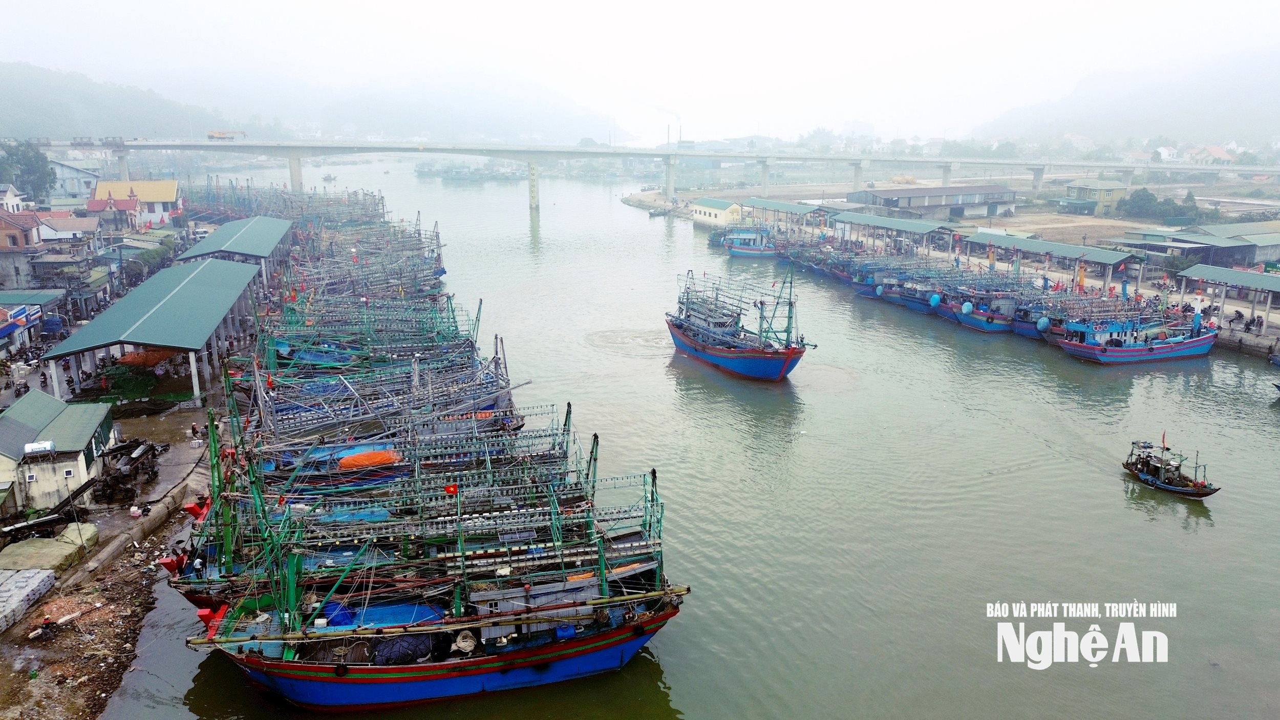 Cảng cá Lạch Quèn Ảnh Xuân Hoàng
