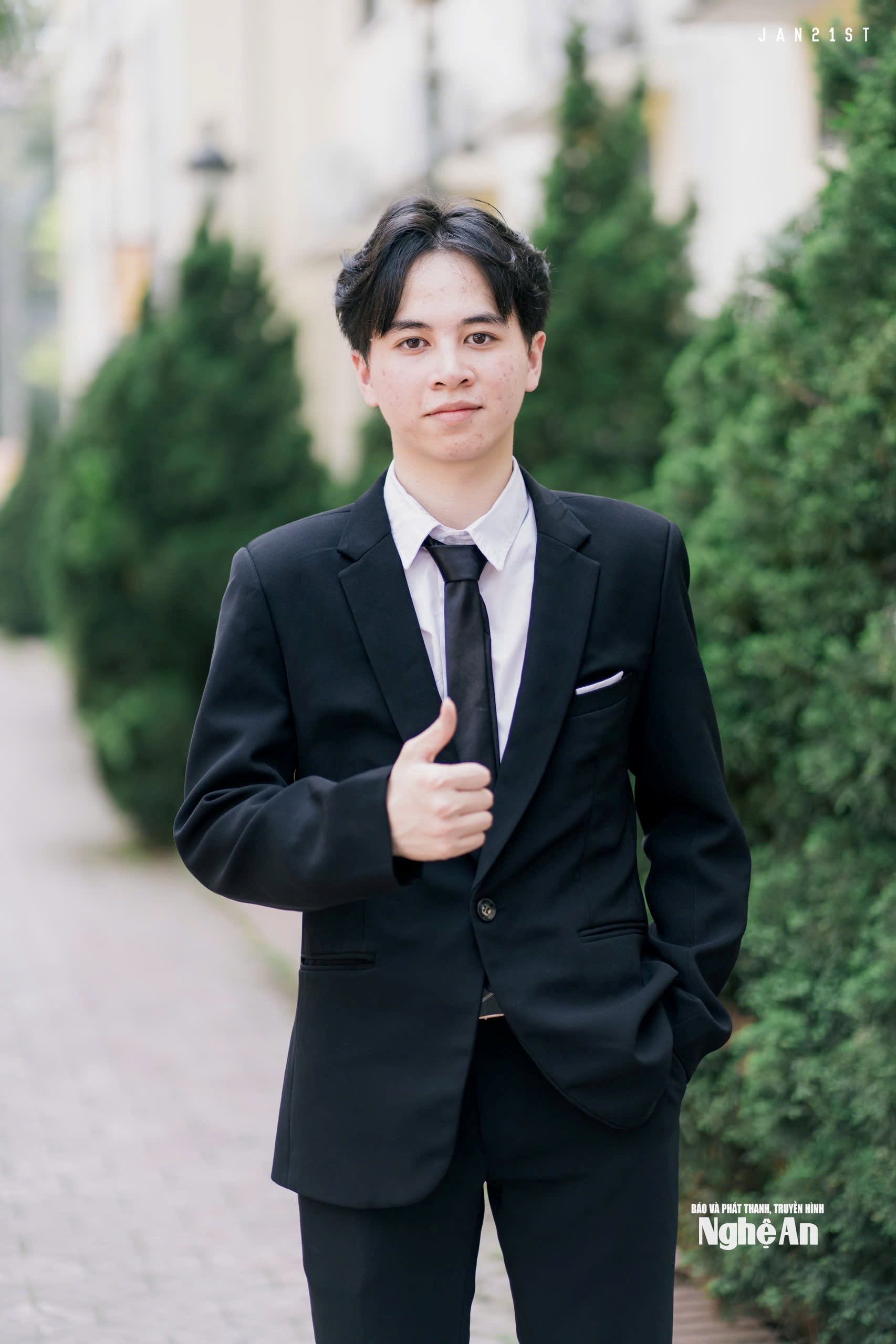 Lê Nguyên Thịnh là học sinh đạt giải Nhất môn Hóa học tại Kỳ thi học sinh giỏi tỉnh lớp 12 năm học 2024 - 2025. Ảnh - NVCC