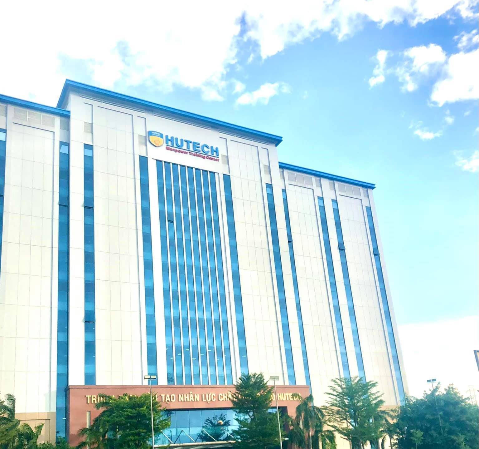 Trường ĐH đầu tiên công bố điểm sàn xét tuyển đại học năm 2025 từ điểm tốt nghiệp