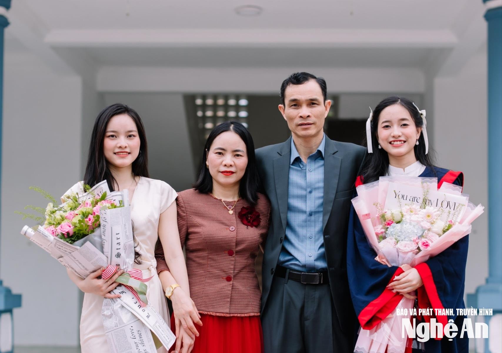 bna_gia-dinh-khanh-linh-74b7dd6dceadd63ddd57d6d54a7707f2(1).jpg