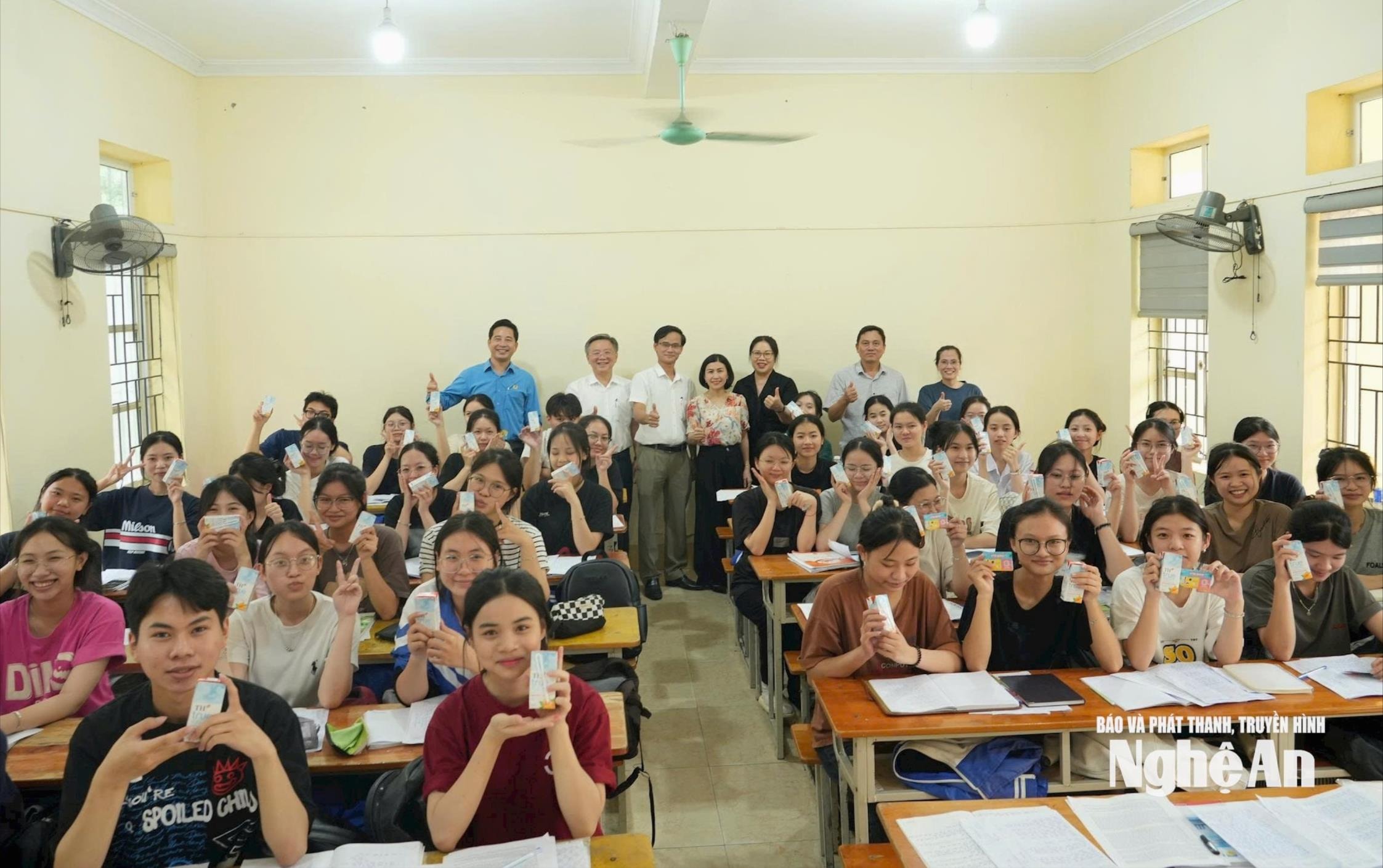 bna_nganh-giao-duc-nghe-an-dong-vien-hoc-sinh-lop-12-on-thi-tot-nghiep-thpt-nam-20256.-anh-my-ha.jpg
