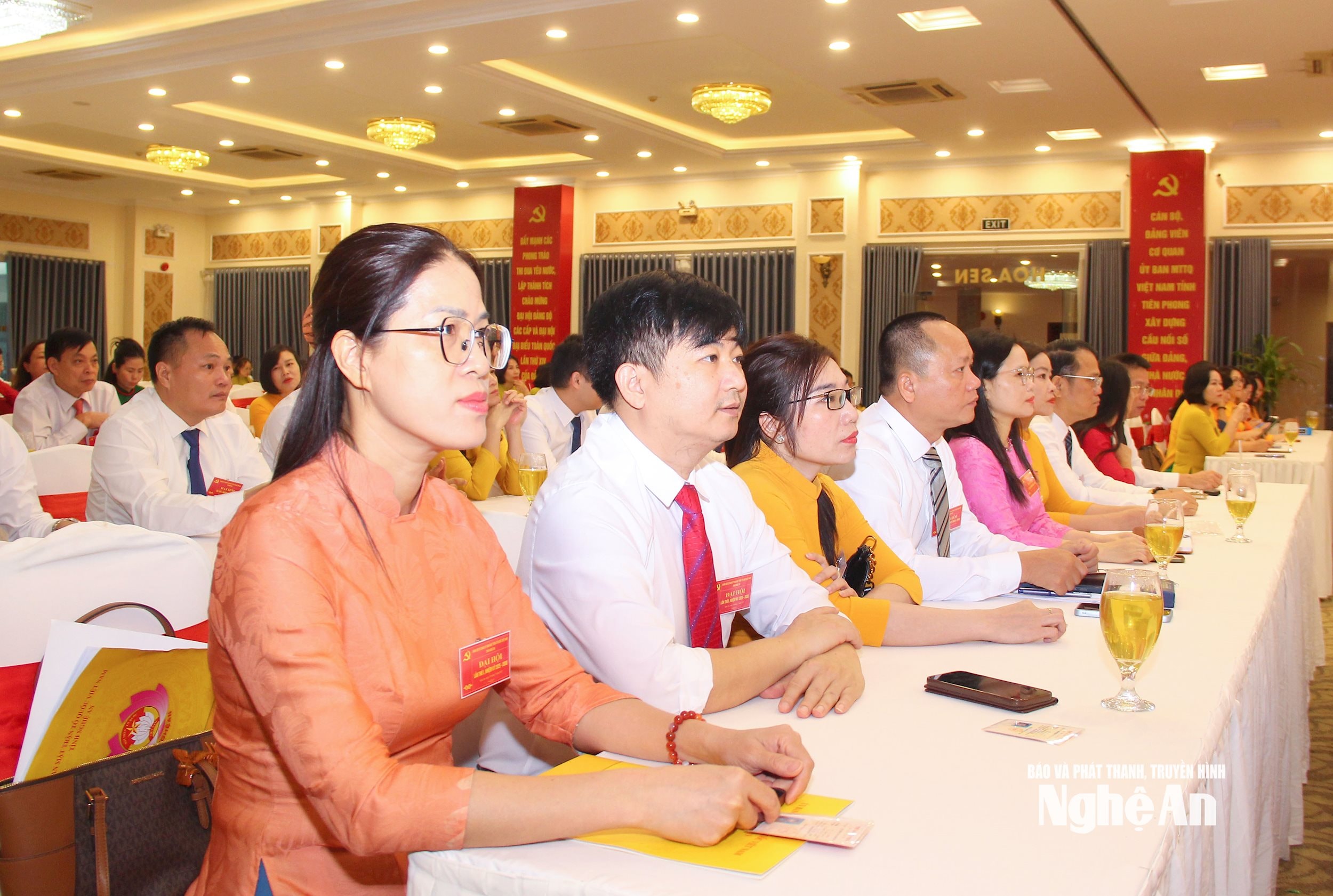 Các đảng viên tham dự Đại hội. Ảnh Mai Hoa.