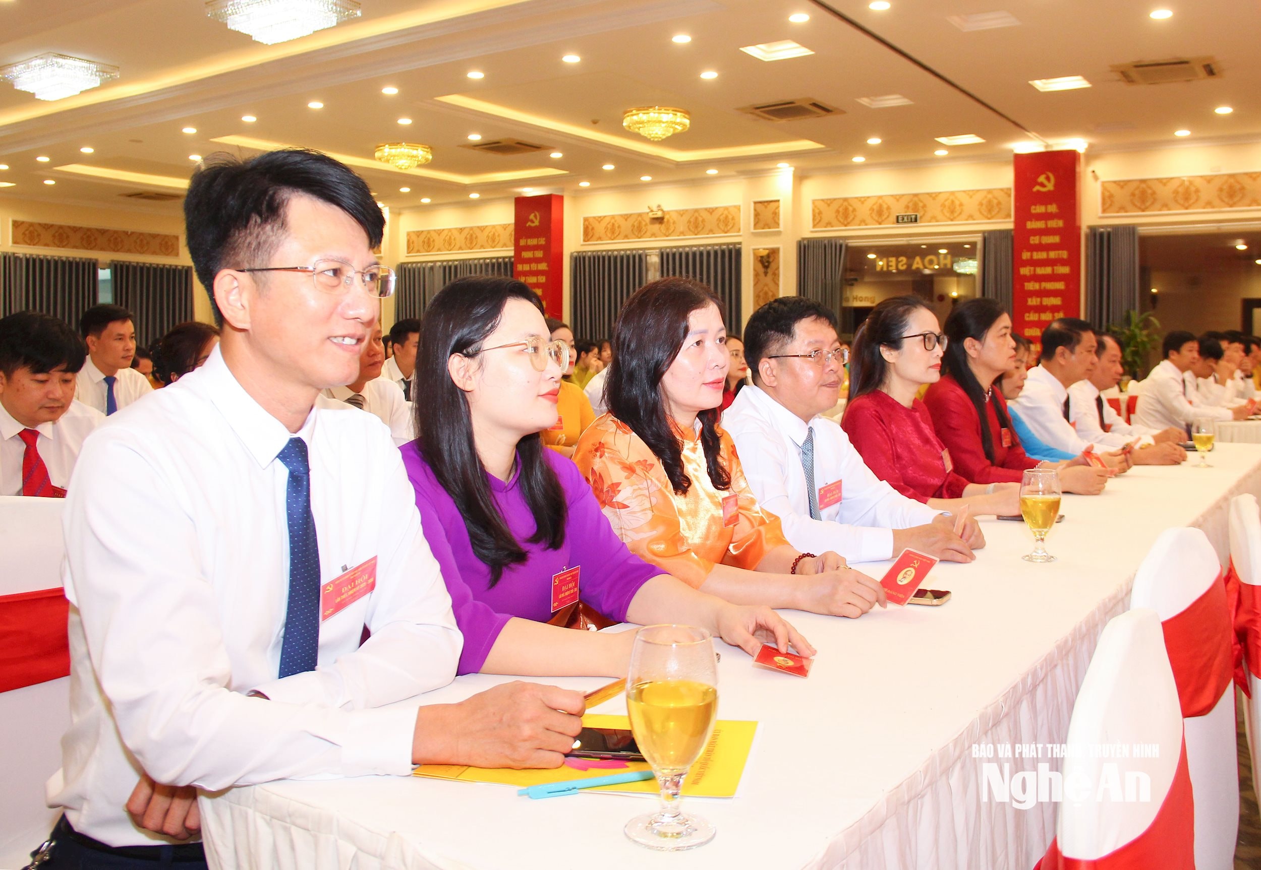  Các đảng viên tham dự Đại hội.. Ảnh Mai Hoa