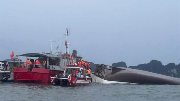 Thủ tướng chỉ đạo khẩn trương tìm kiếm cứu nạn vụ đắm tàu trên vịnh Hạ Long Thủ tướng chỉ đạo khẩn trương tìm kiếm cứu nạn vụ đắm tàu trên vịnh Hạ Long