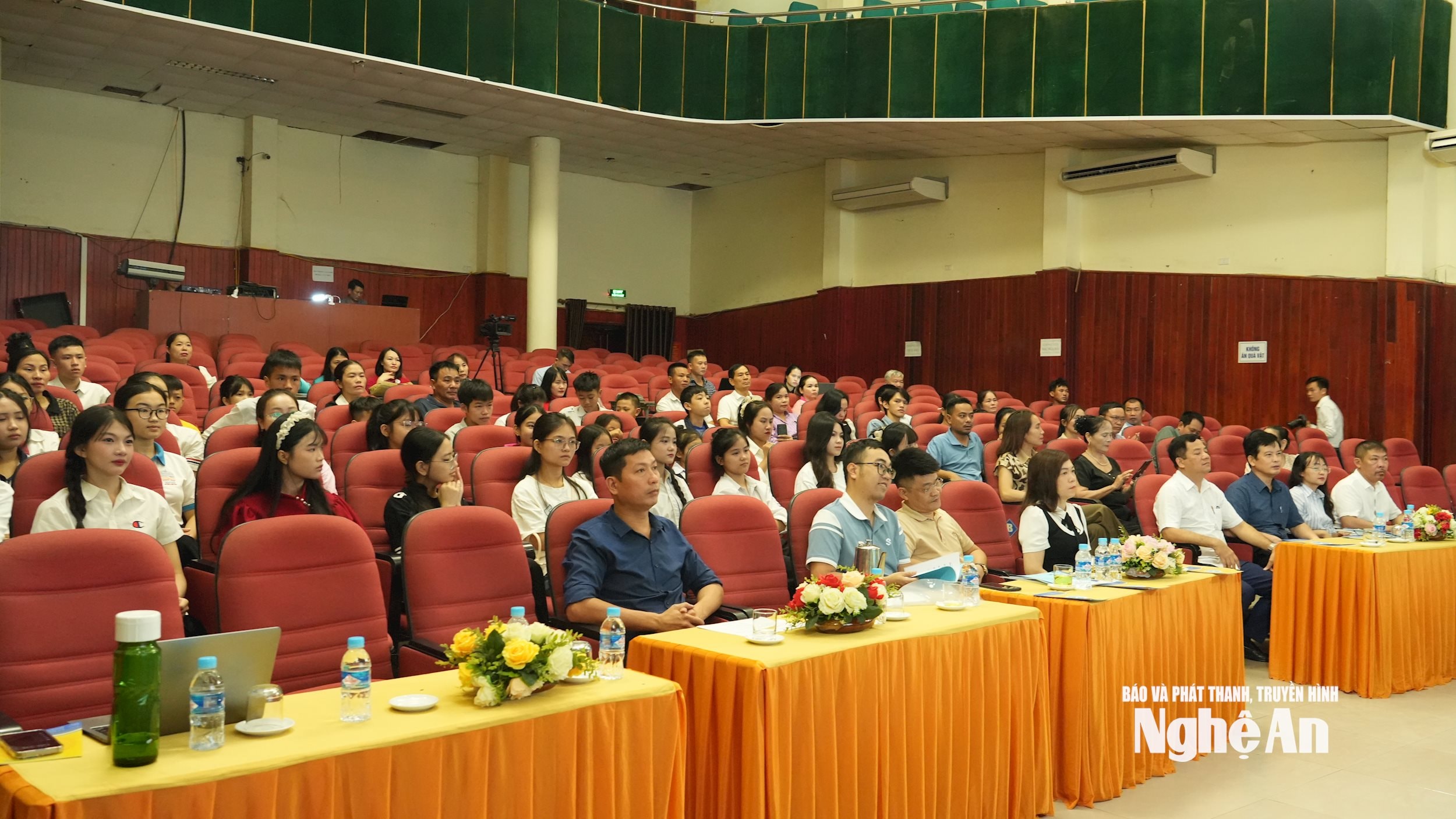 Đại biểu tham gia