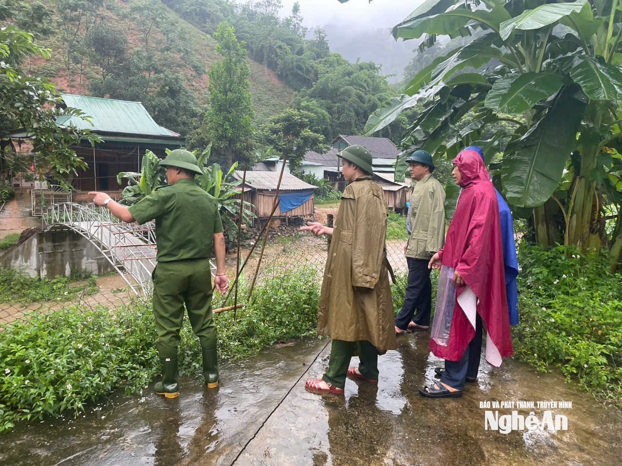 di dời dân tam hợp..