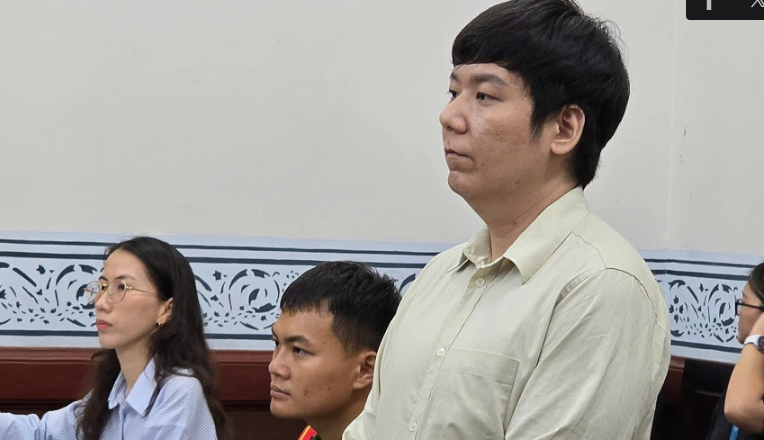 Đối tượng tại toà án.