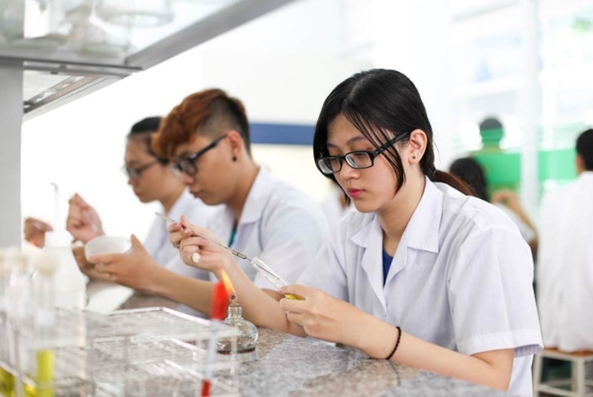 Điểm sàn ngành Y Dược giảm đồng loạt 2 điểm