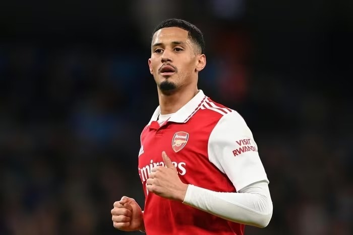 3.Saliba có khát vọng gia nhập Real Madrid.