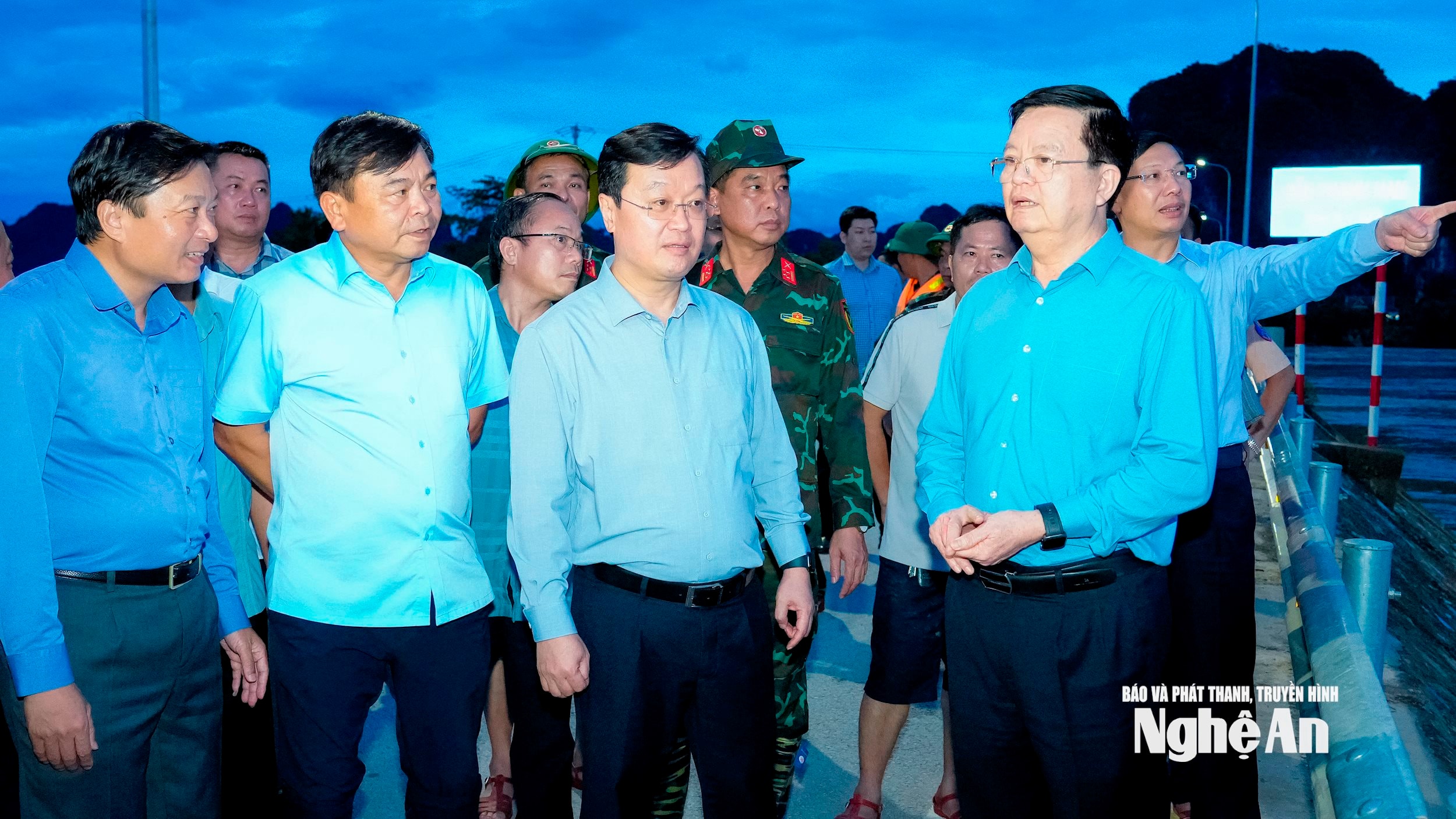 Phó Thủ tướng Chính phủ Mai Văn Chính kiểm tra, chỉ đạo công tác ứng phó, khắc phục lũ lụt tại Nghệ An