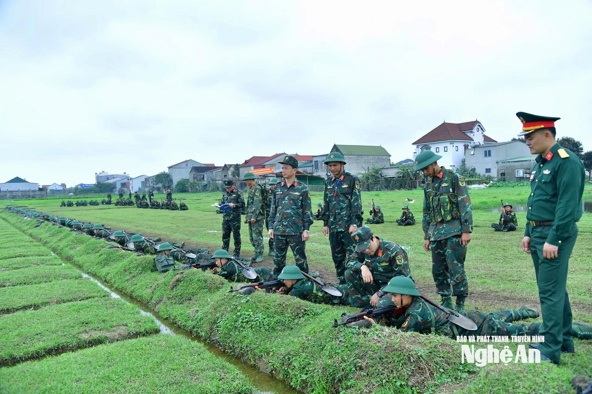 lực lượng vũ trang Ảnh: Bộ chỉ huy quân sự tỉnh anh 16
