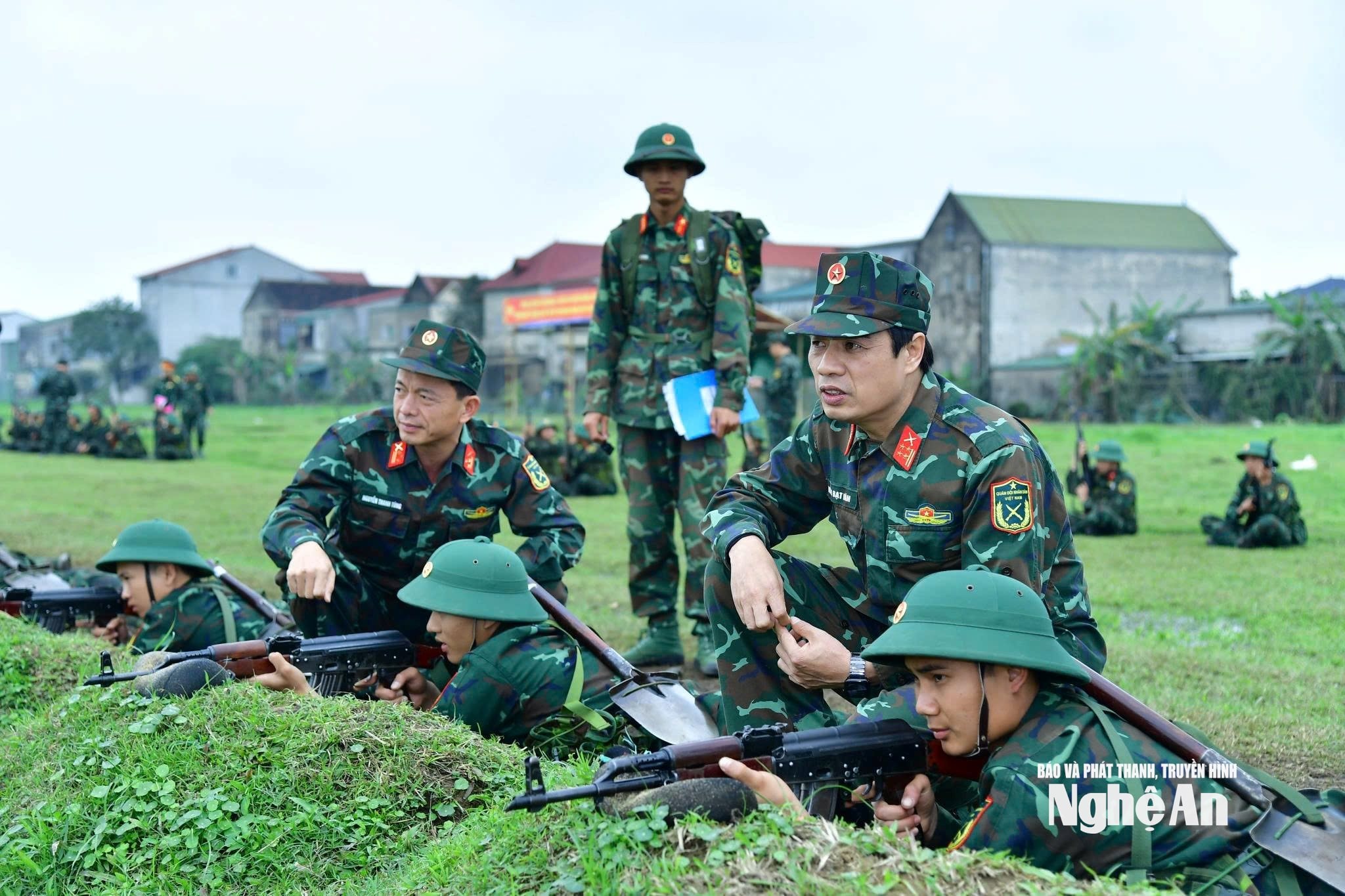 lực lượng vũ trang Ảnh: Bộ chỉ huy quân sự tỉnh anh 2