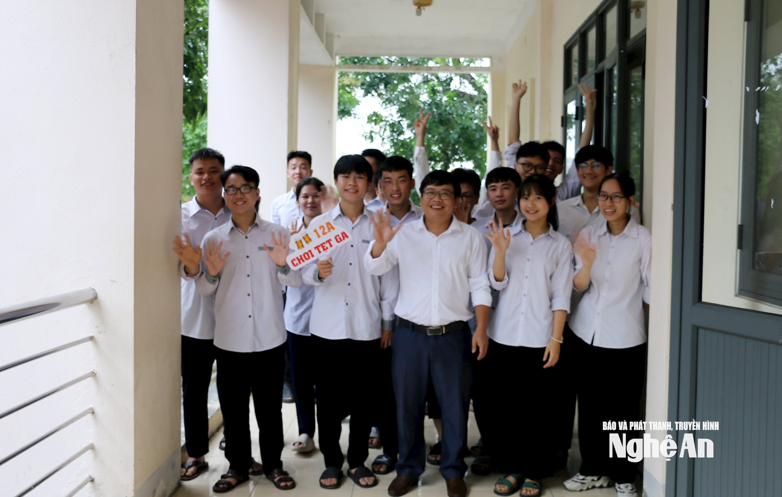 Tập thể lớp 12A1 đã đem đến kỳ tích trong mùa thi năm 2025. Ảnh: Mỹ Hà