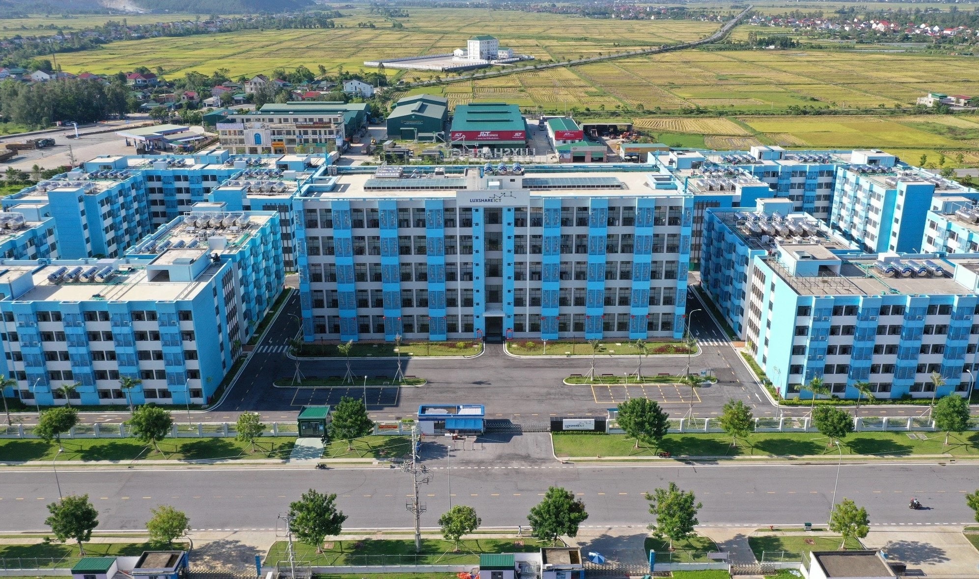 Ký túc xá phục vụ công nhân do Tập đoàn Luxshare ICT đầu tư ở Khu công nghiệp VSIP Nghệ An. Ảnh Trân Châu