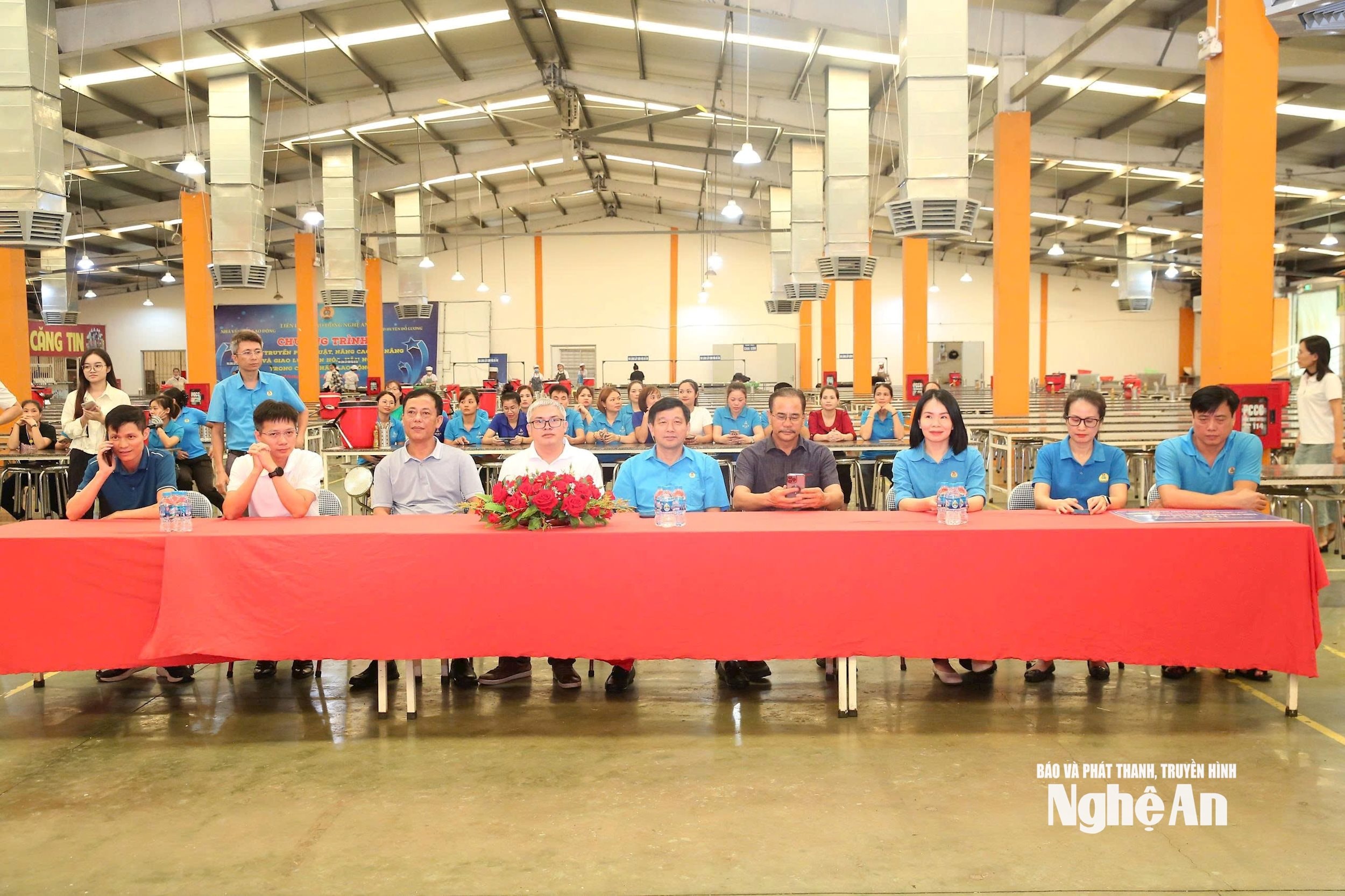 Bữa cơm công đoàn Minh Anh Đô Lương Ảnh Duy Chương00002