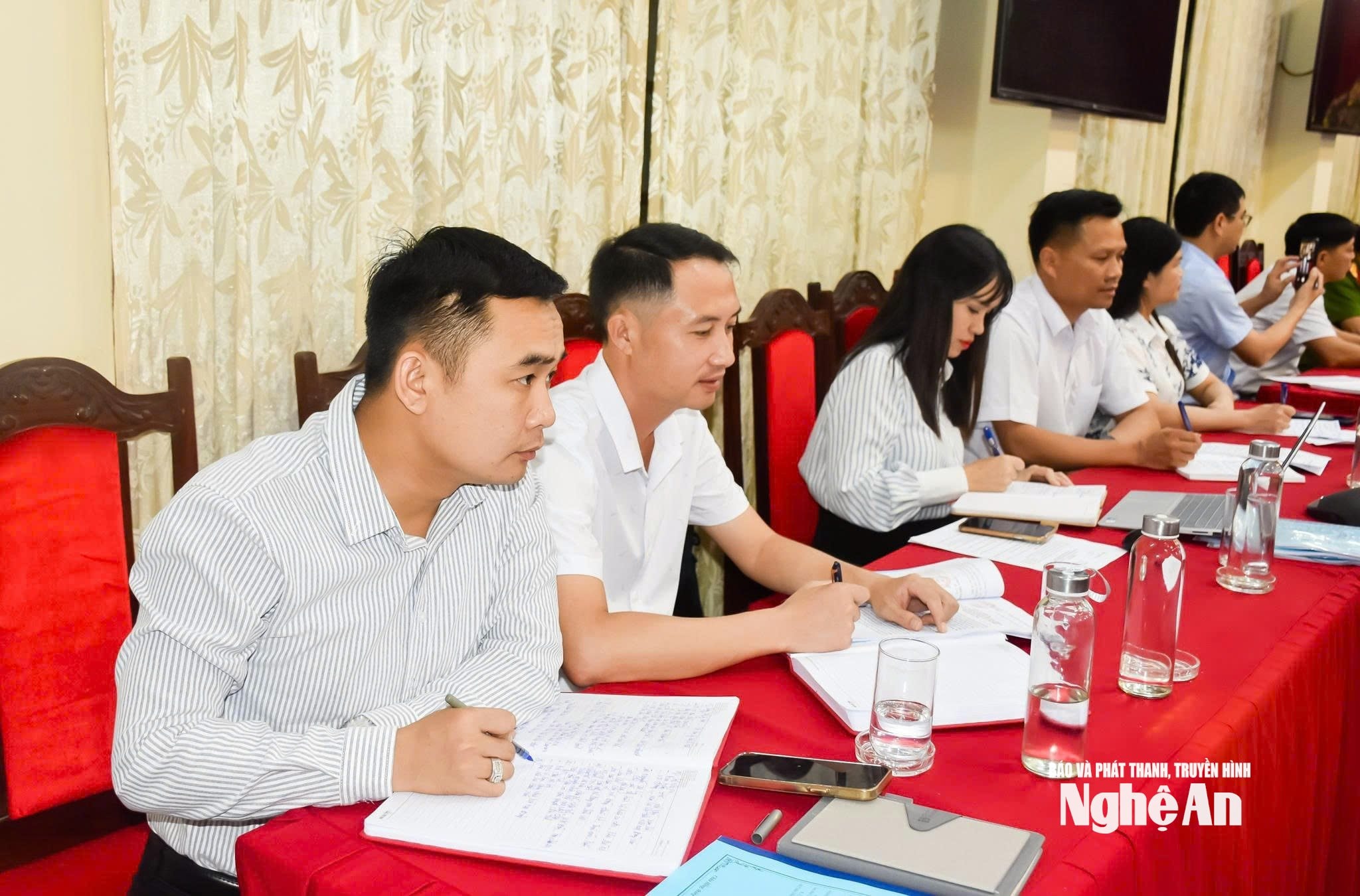  châu lộc cán bộ