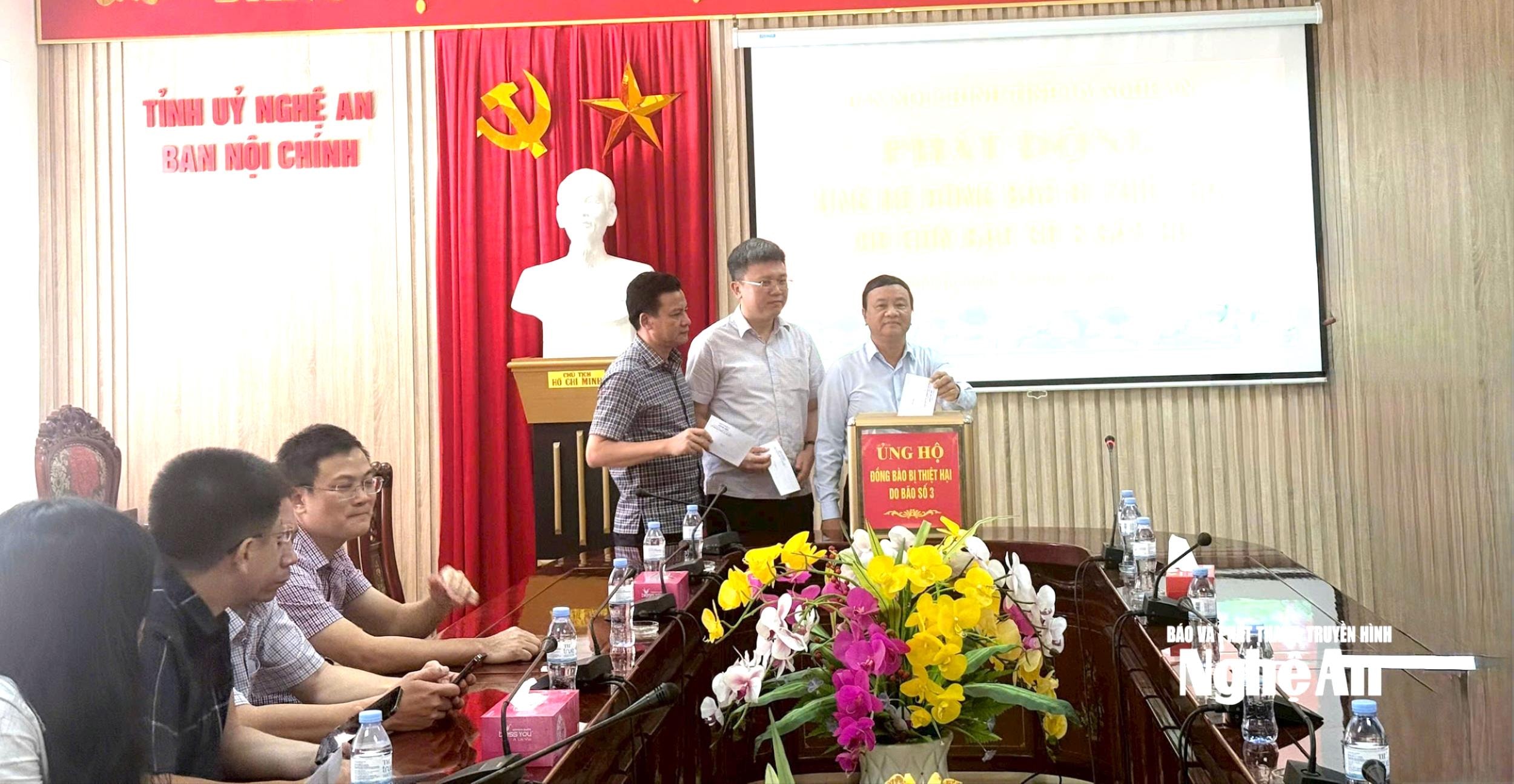 bna_anh-1-ban-nctu-ung-ho(1).jpg