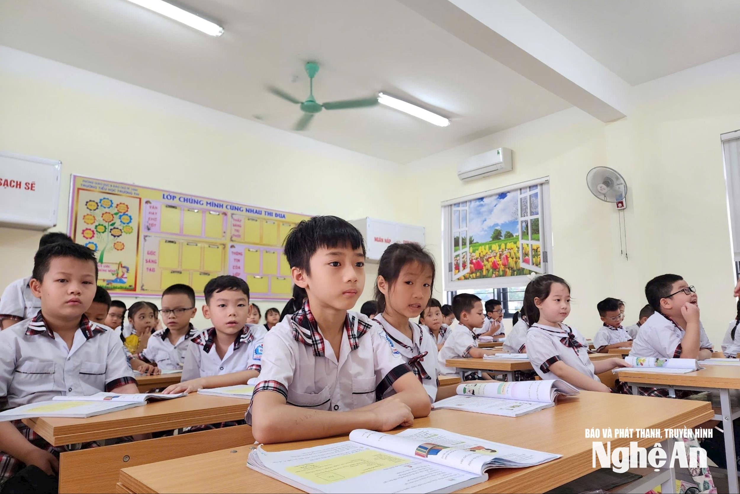 bna_hoc-sinh-truong-tieu-hoc-truong-thi-thanh-pho-vinh.-anh-my-ha.jpg