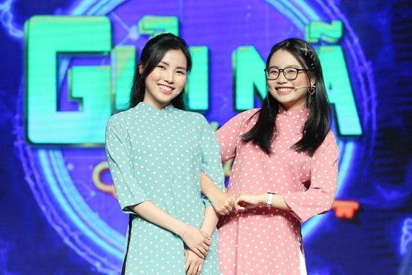 Mỹ Quyên và Mỹ Chi trong chương trình “Giải mã tri kỷ“. Ảnh: VTV
