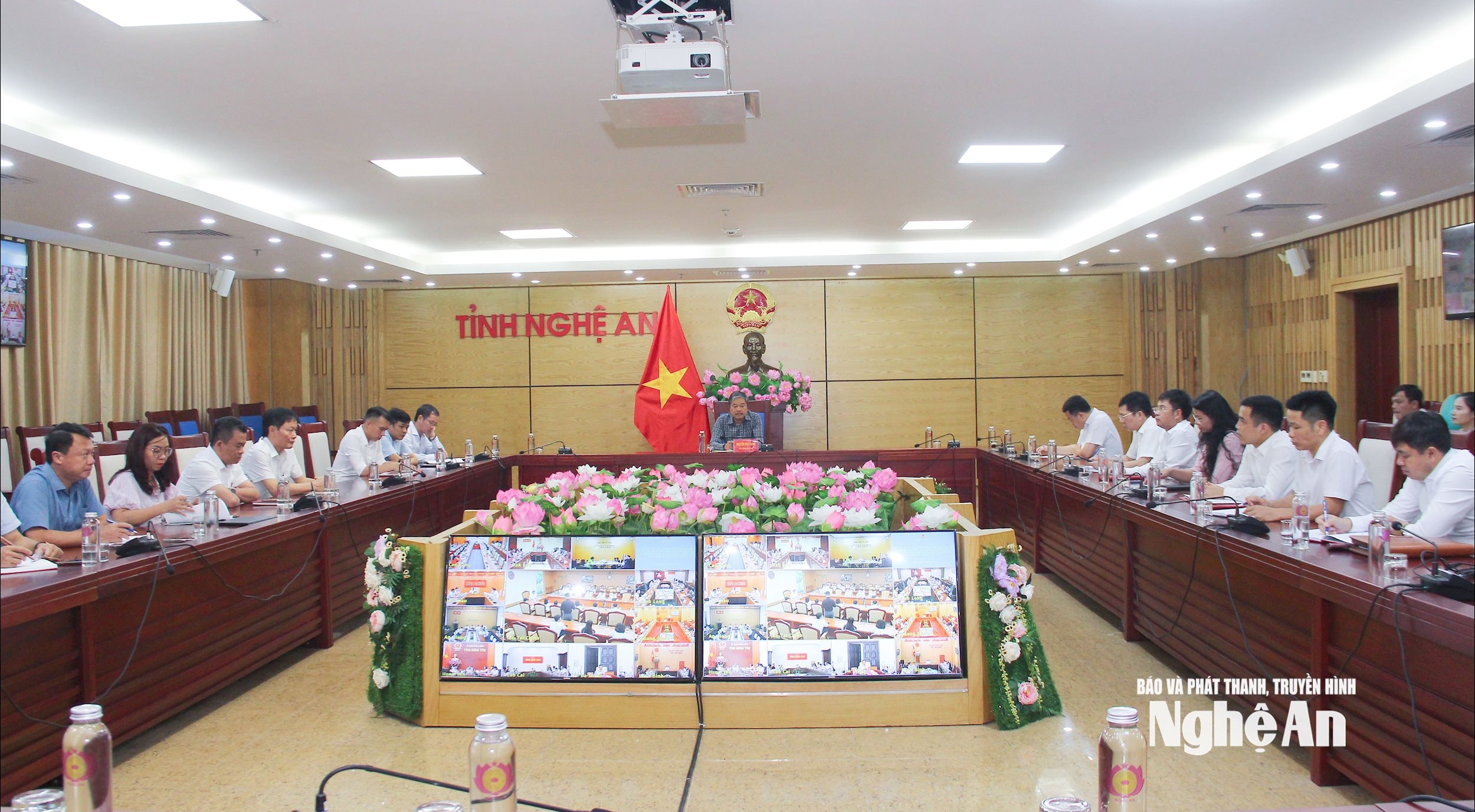 Quang cảnh cuộc họp tại điểm cầu Nghệ An. Ảnh