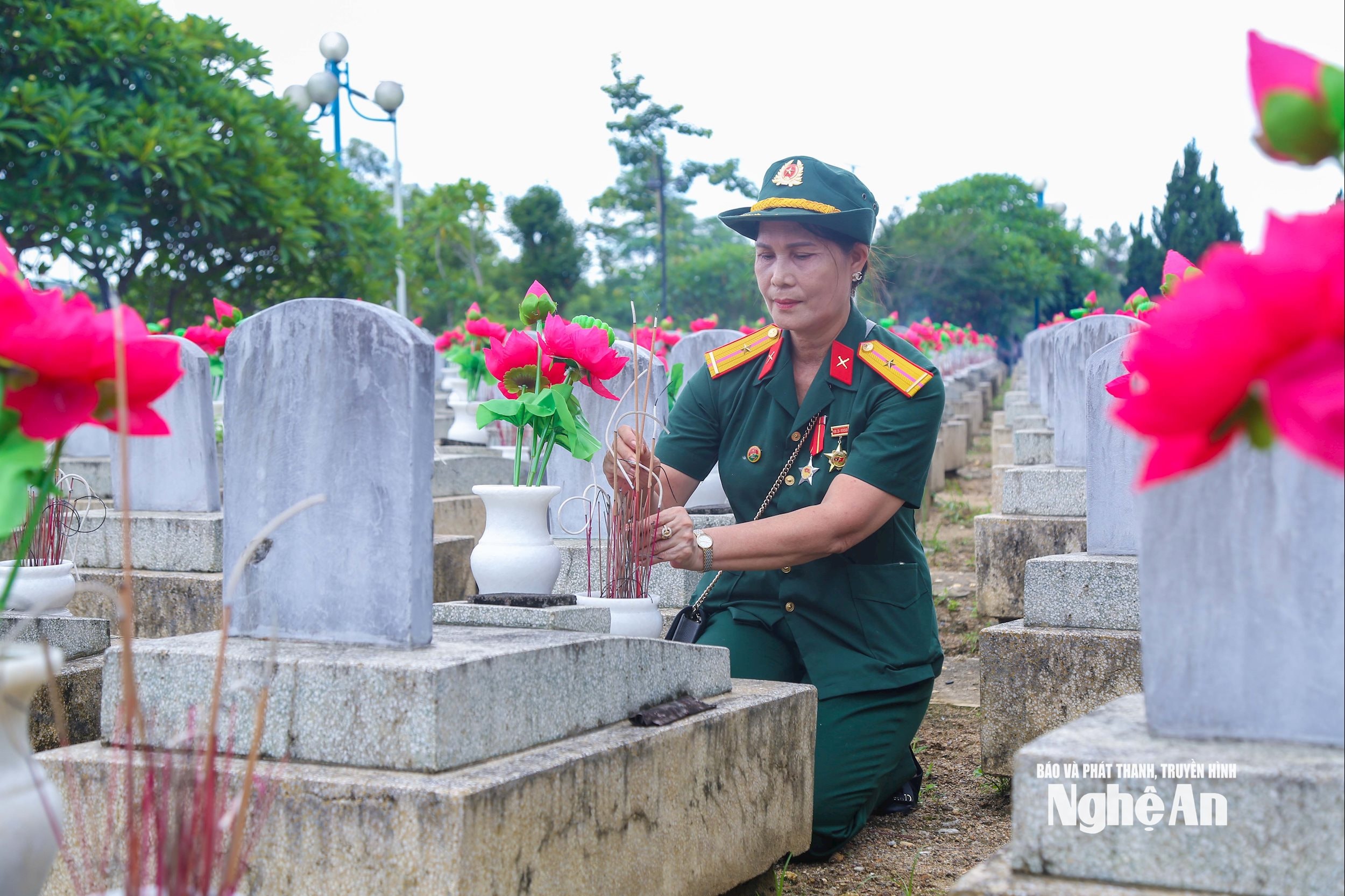 4 nghĩa trang việt lào