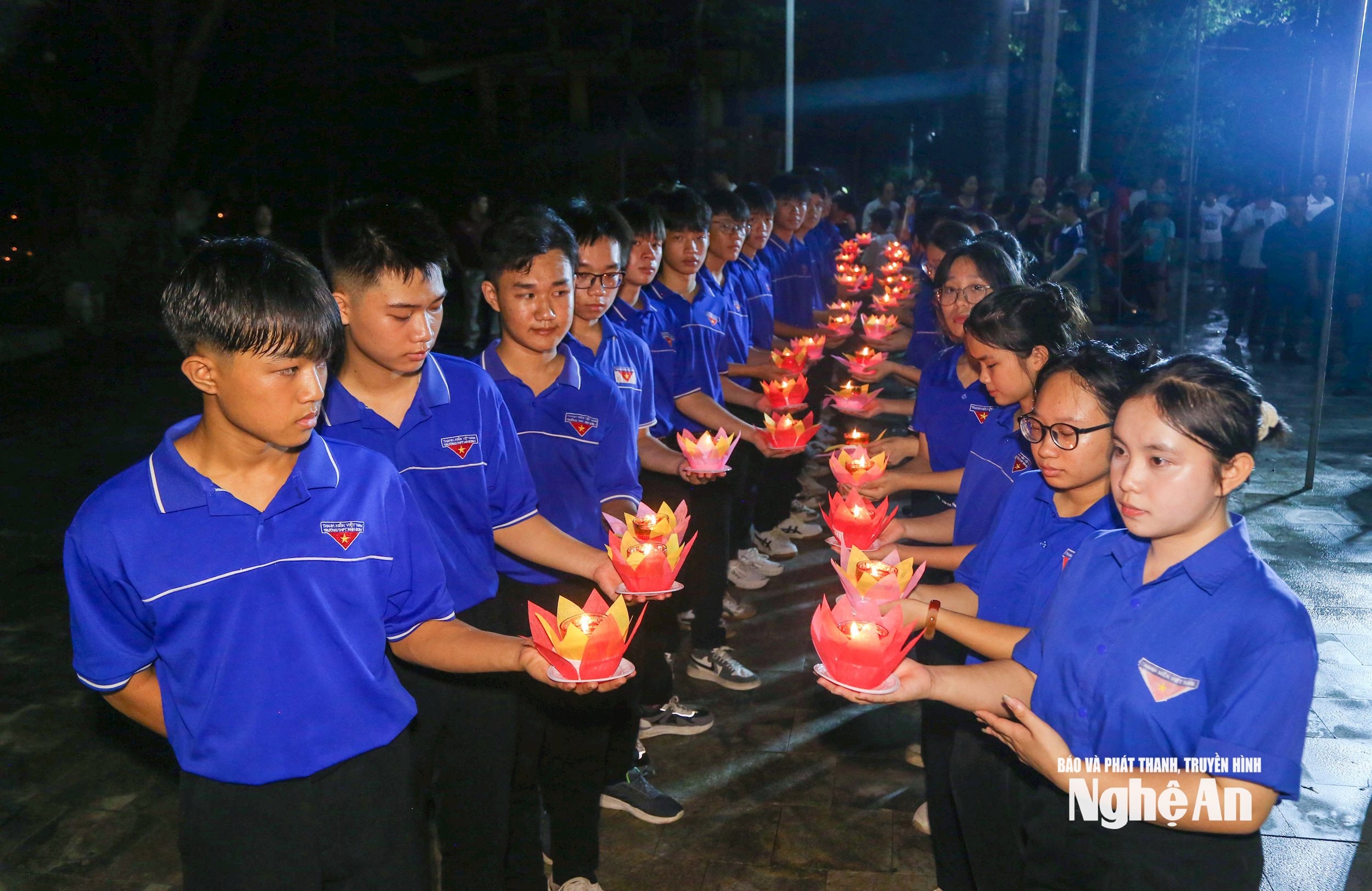4 ទៀនភ្លឺ