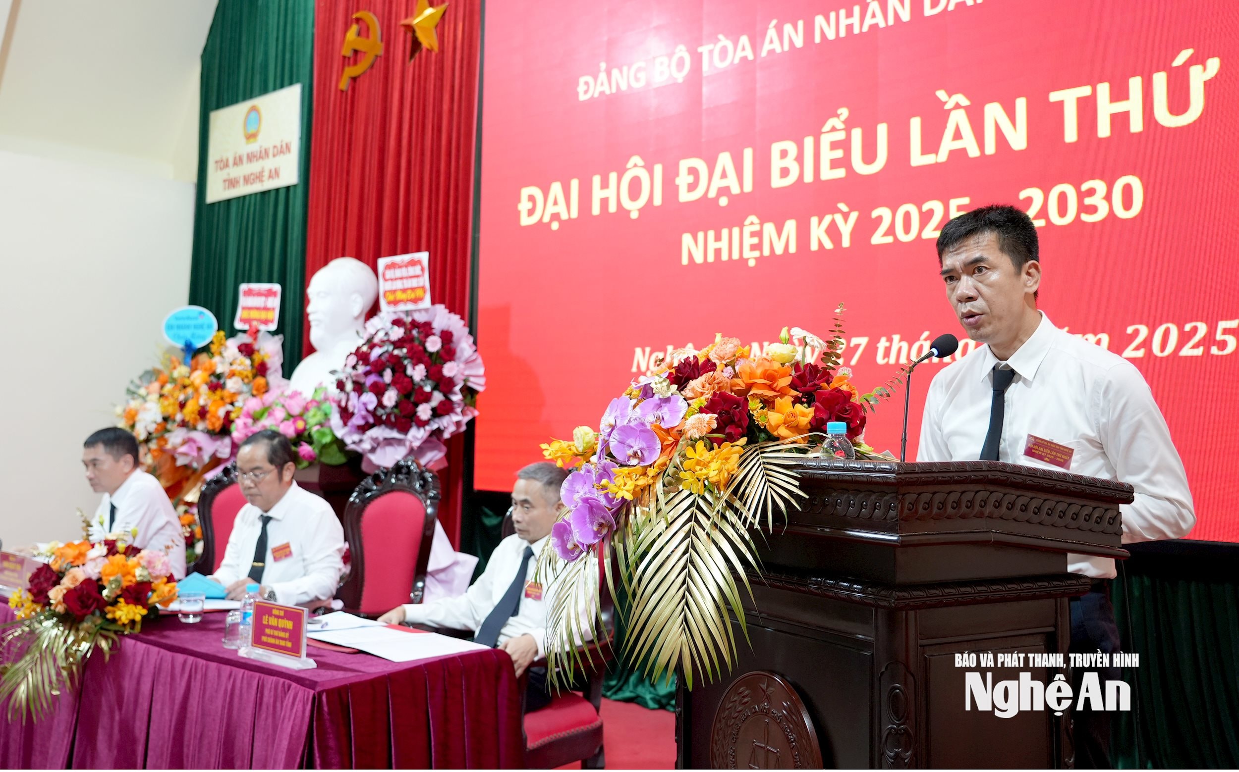 Tham luận