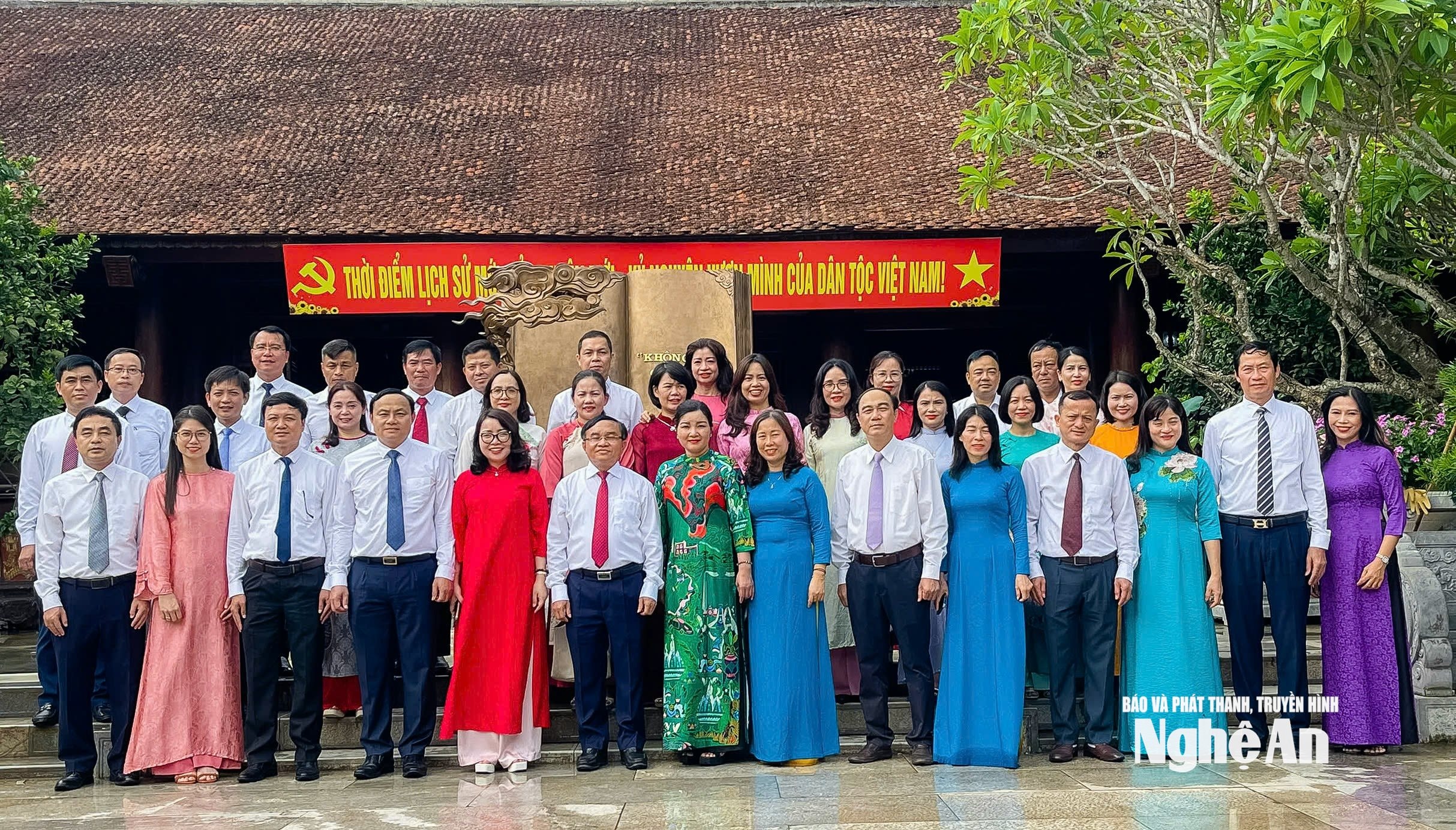  lưu niệm