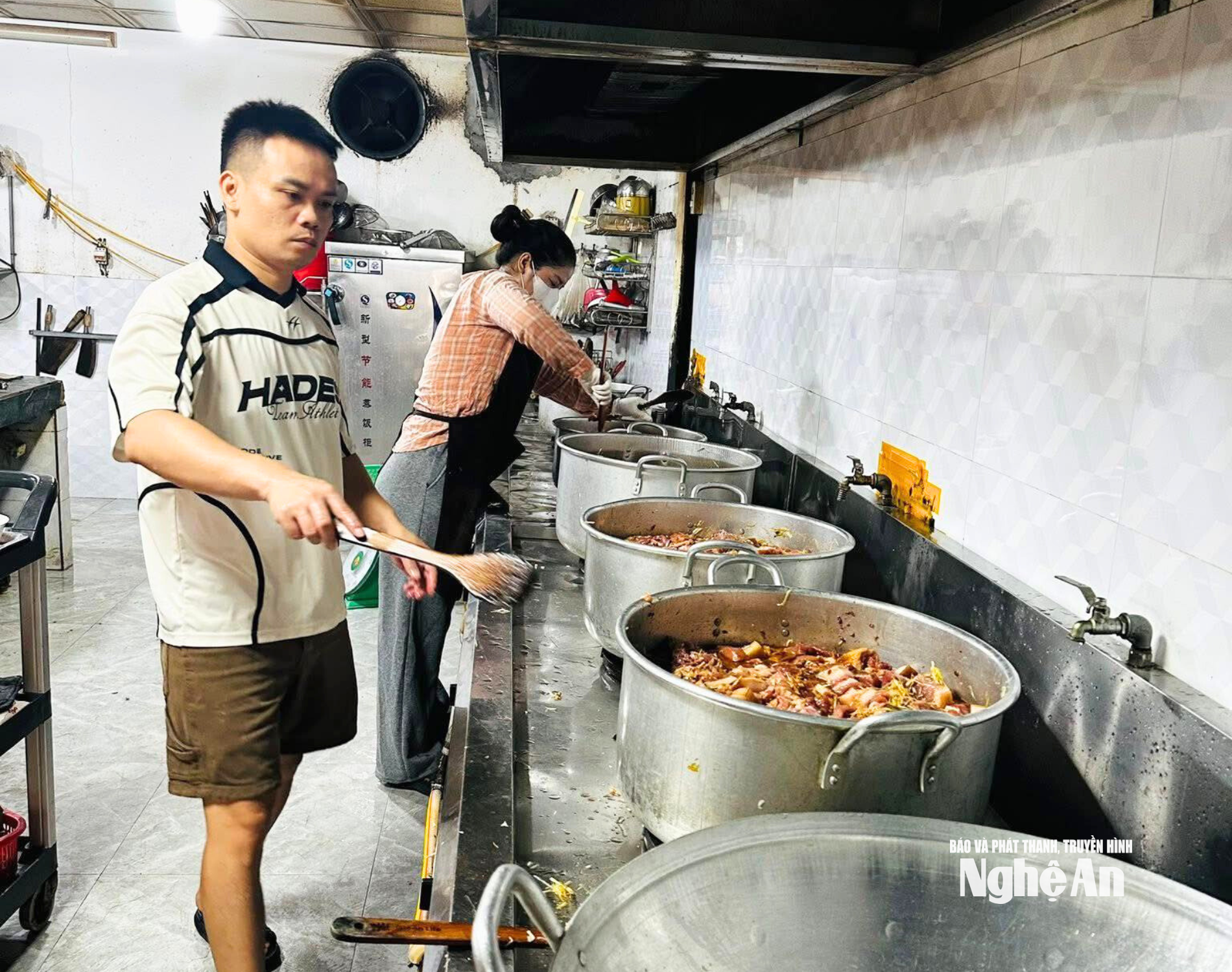 អាហារ និងកន្លែងស្នាក់នៅដោយឥតគិតថ្លៃសម្រាប់ប្រជាពលរដ្ឋនៅតំបន់រងគ្រោះដោយទឹកជំនន់ រូបថត CSCC00004