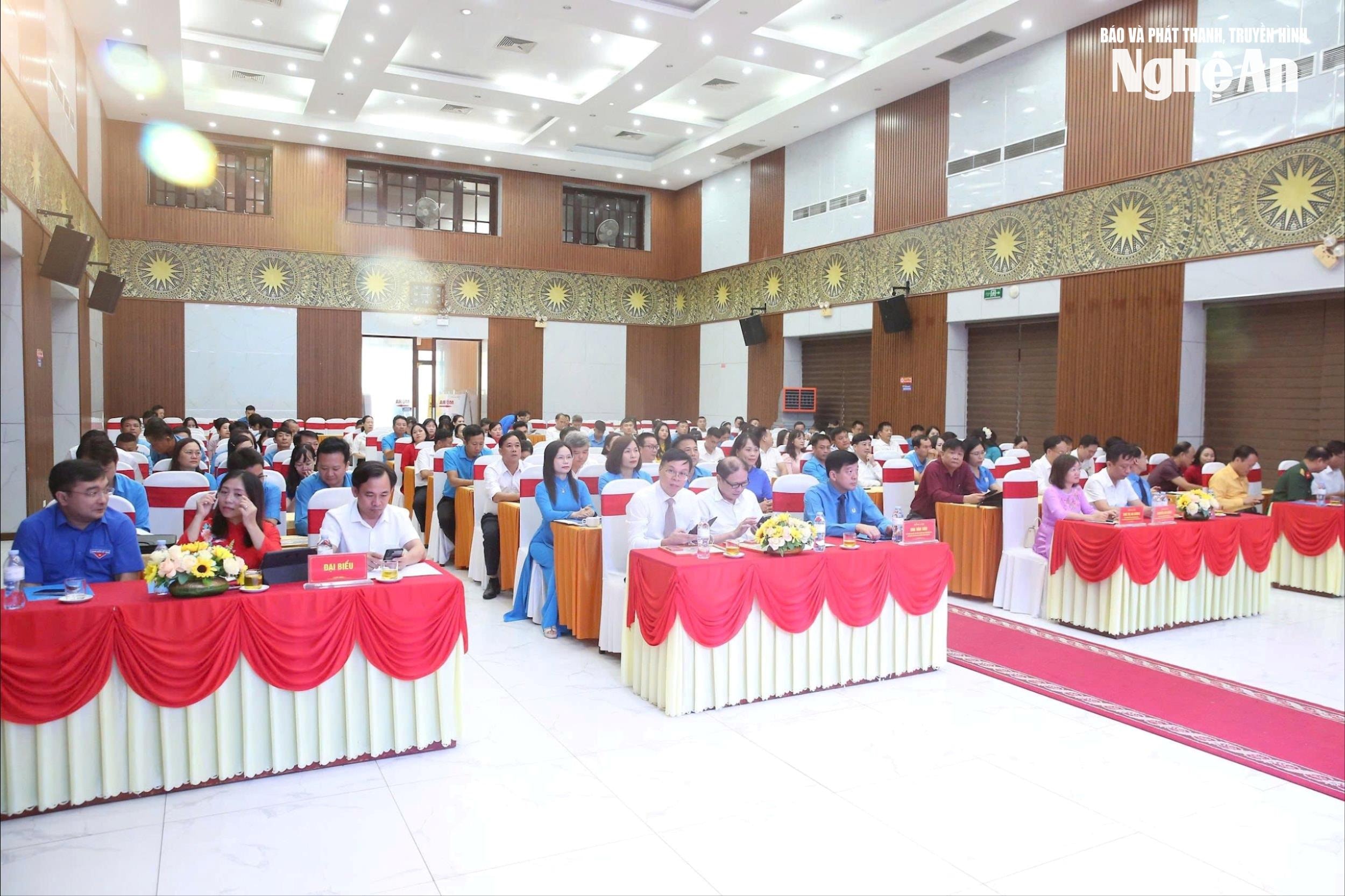 bna_bieu-duong-cong-doan-co-so-lam-tot-thoa-uoc-lao-dong-tap-the-anh-diep-thanh00008-58d2da67221cfa3a78faf57f92a84943(1).jpg