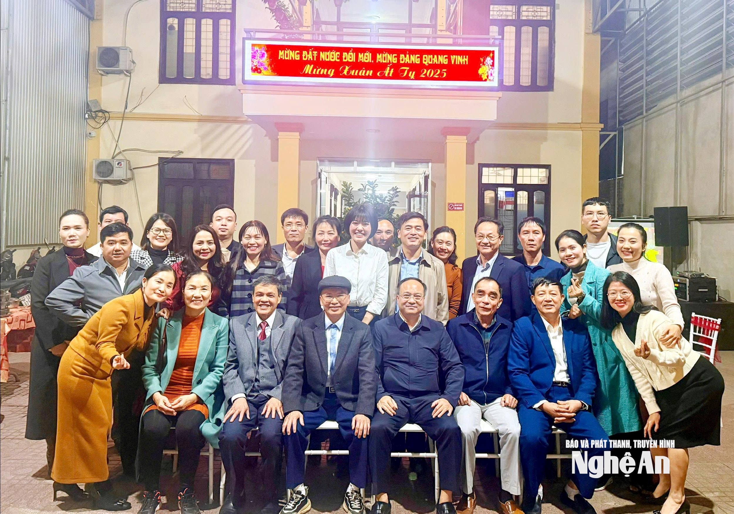 bna_gap-mat-leaders-of-the-old-religious-board-through-the-period-on-the-occasion-of-the-New-Year-2025.-anh-tu-lieu.jpg