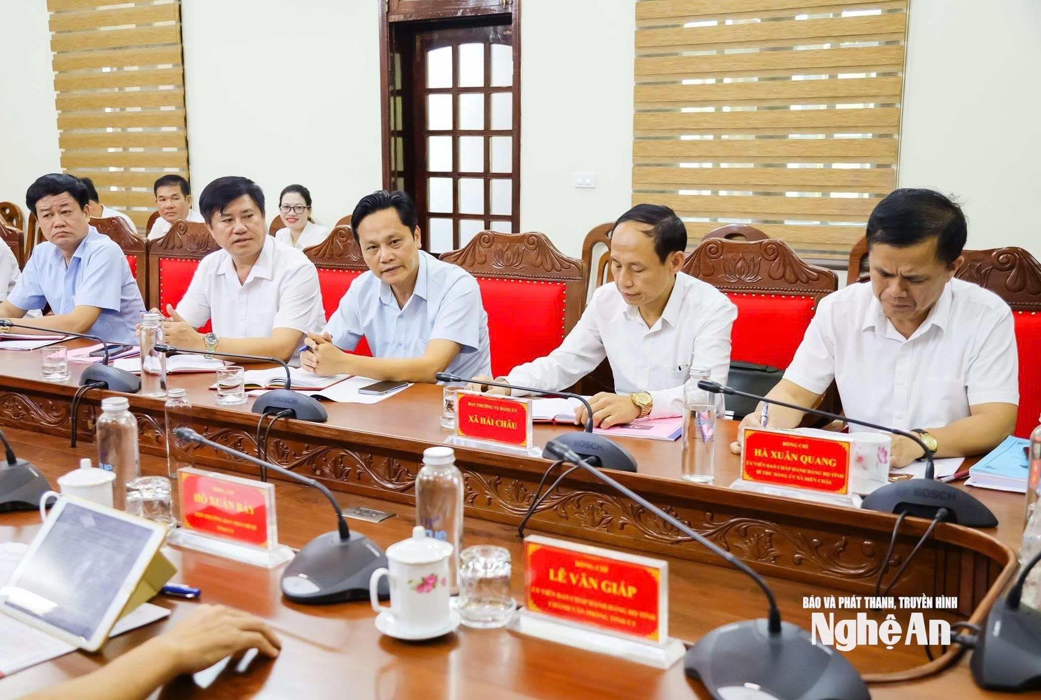 cán bộ hải châu